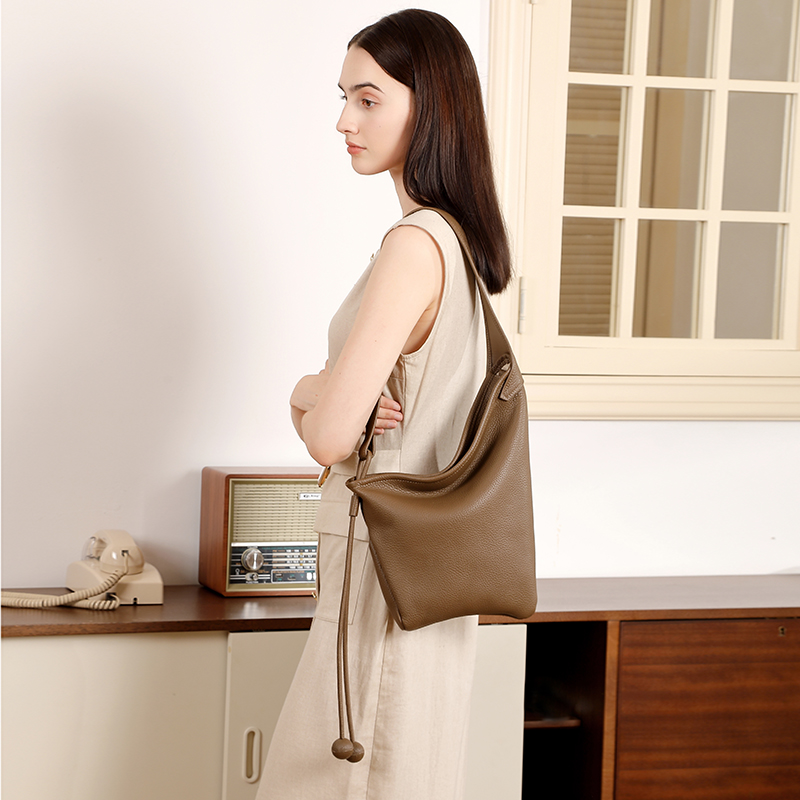 Classic Brown Leather Shoulder Bag