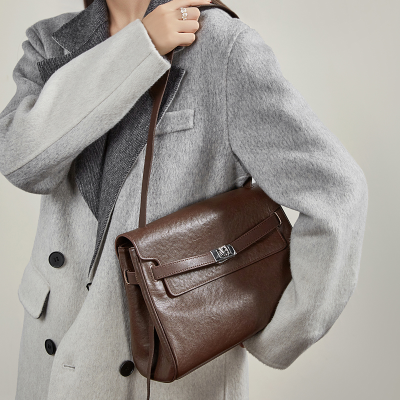 Classic Leather Shoulder Bag