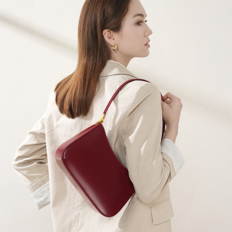 Elegant Black Leather Shoulder Bag