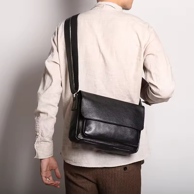 Men's Black Leather Messenger Bag