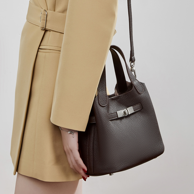 Elegant Brown Leather Handbag