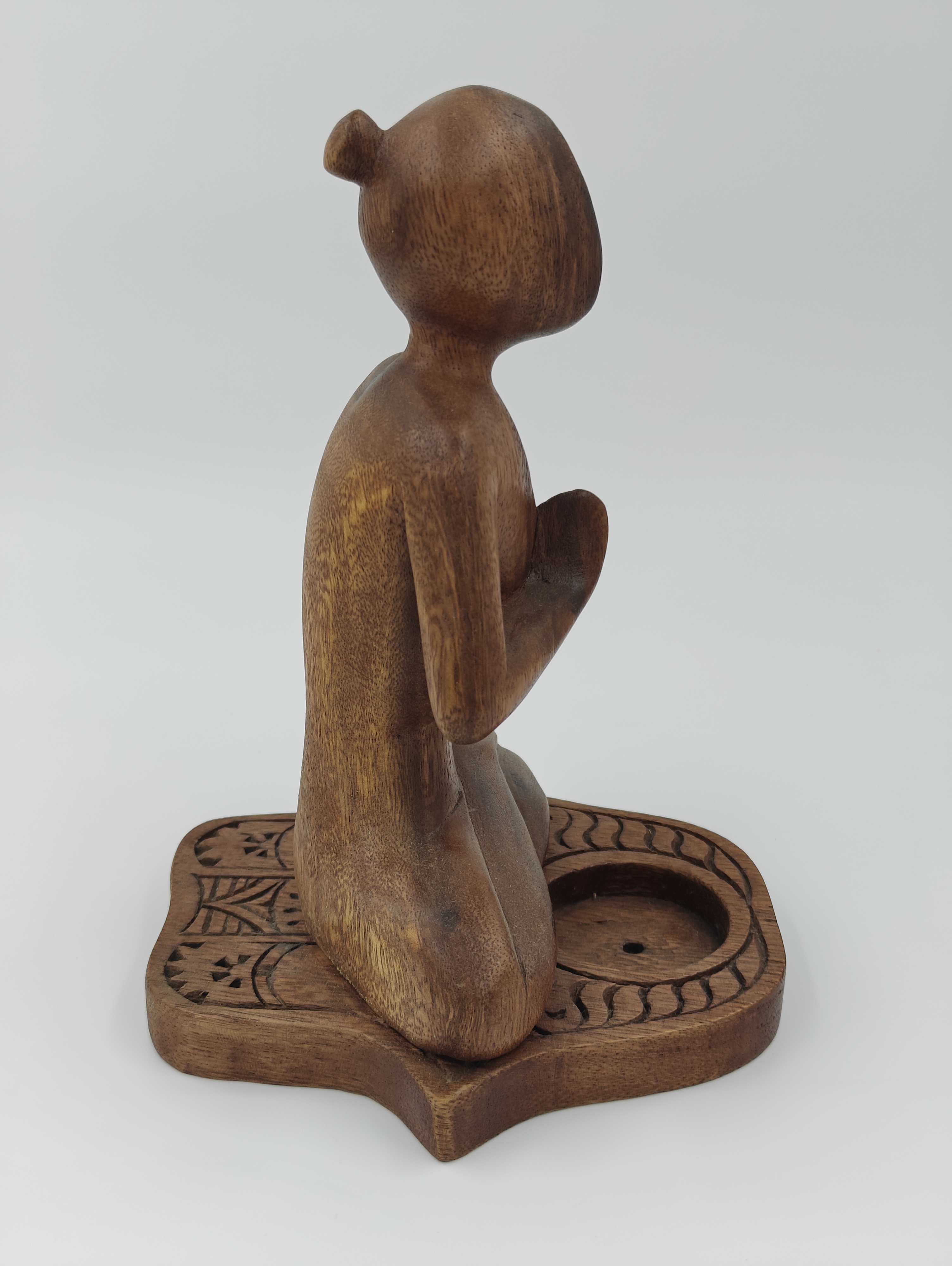 Peaceful Presence: Balinese Saur Wood Meditation Holder