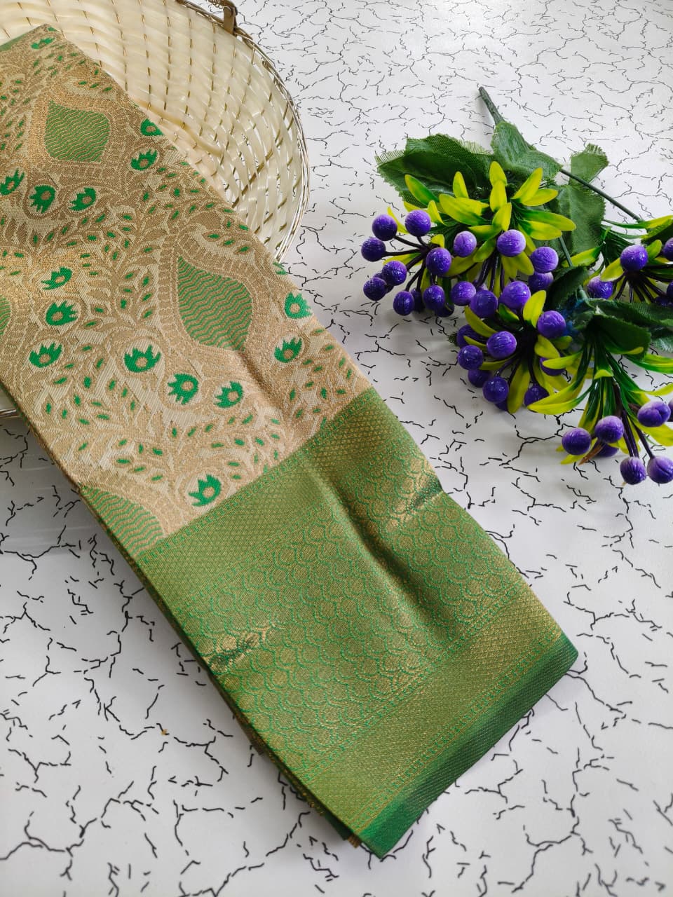 Orchid Light Green Tone