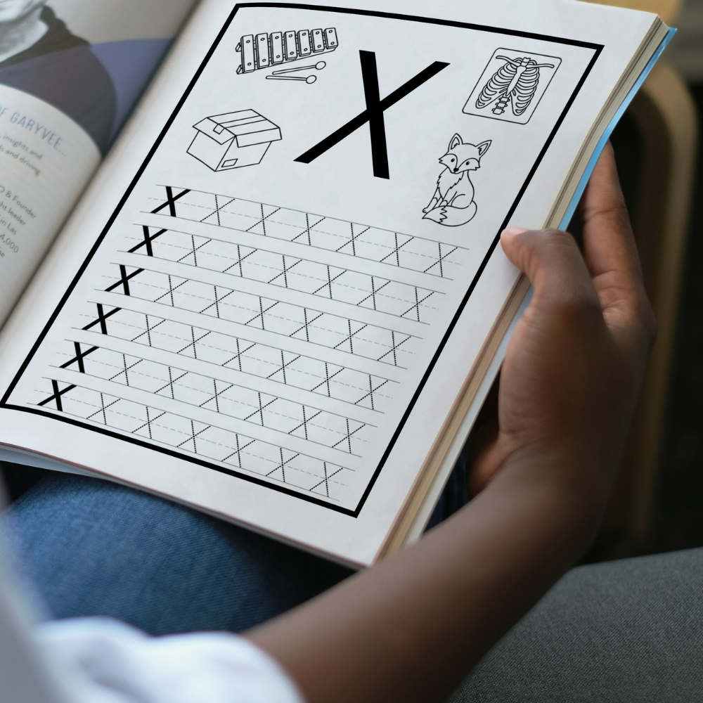 دفتر تلوين وتتبع الحروف الإنجليزية للأطفال (A–Z)