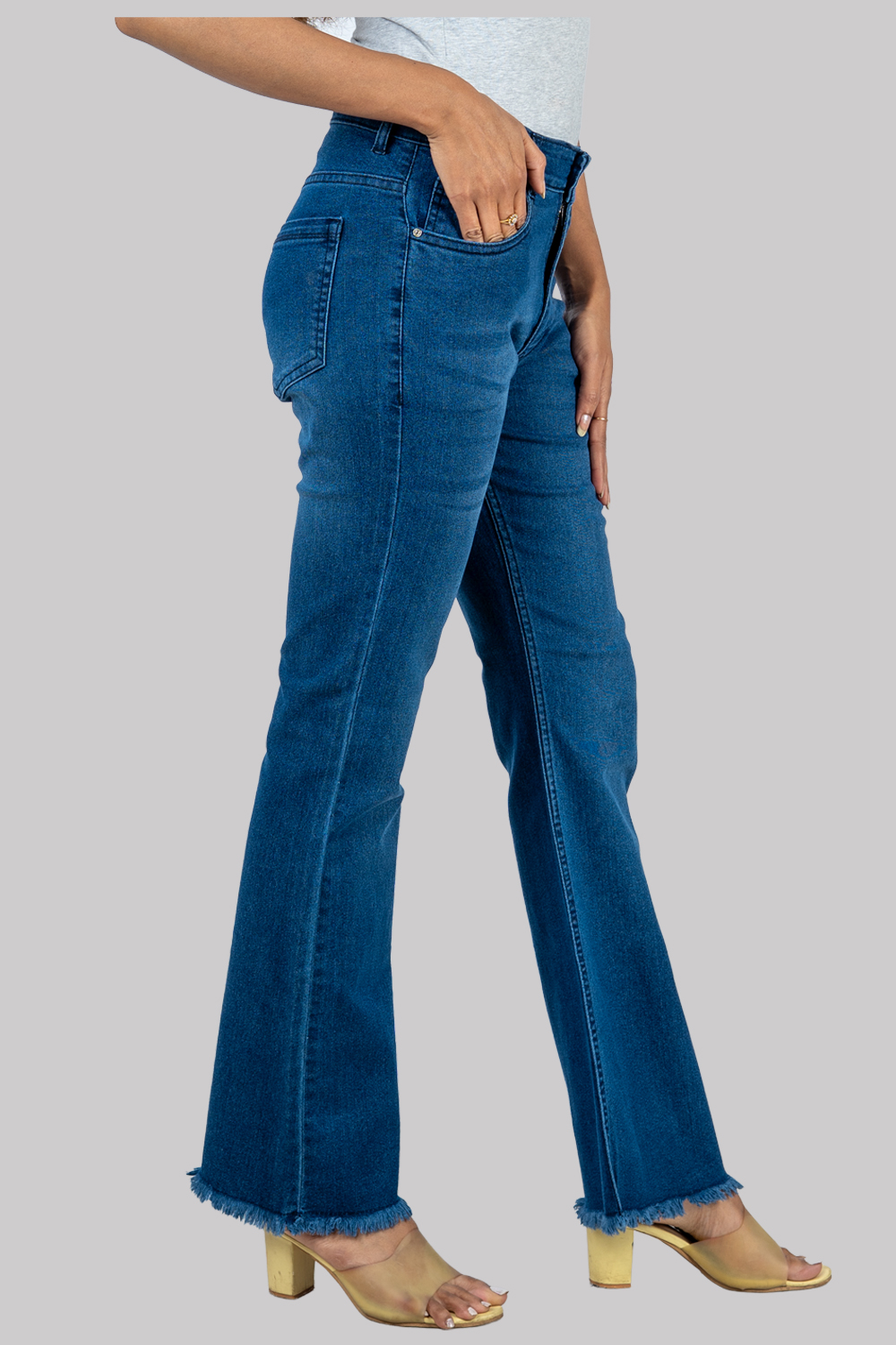 Flared High-Waist Denim Jeans – Blue with Frayed Hem