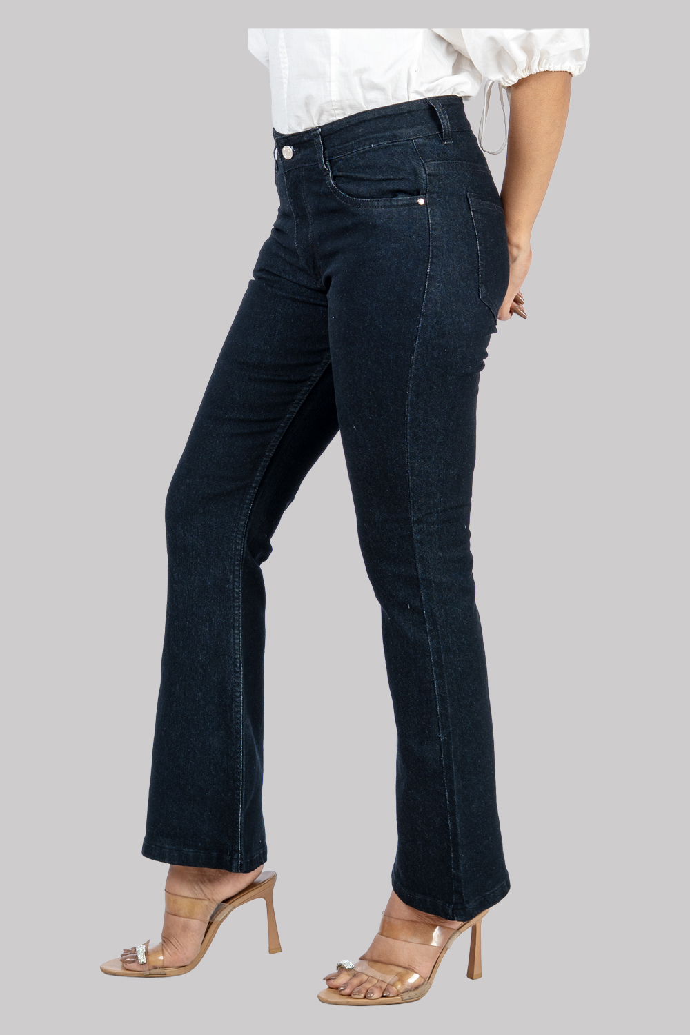 Flared High-Waist Denim Jeans – Classic Black