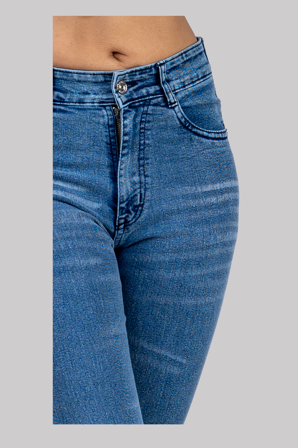 Flared High-Waist Denim Jeans – Light Blue with Frayed Hem