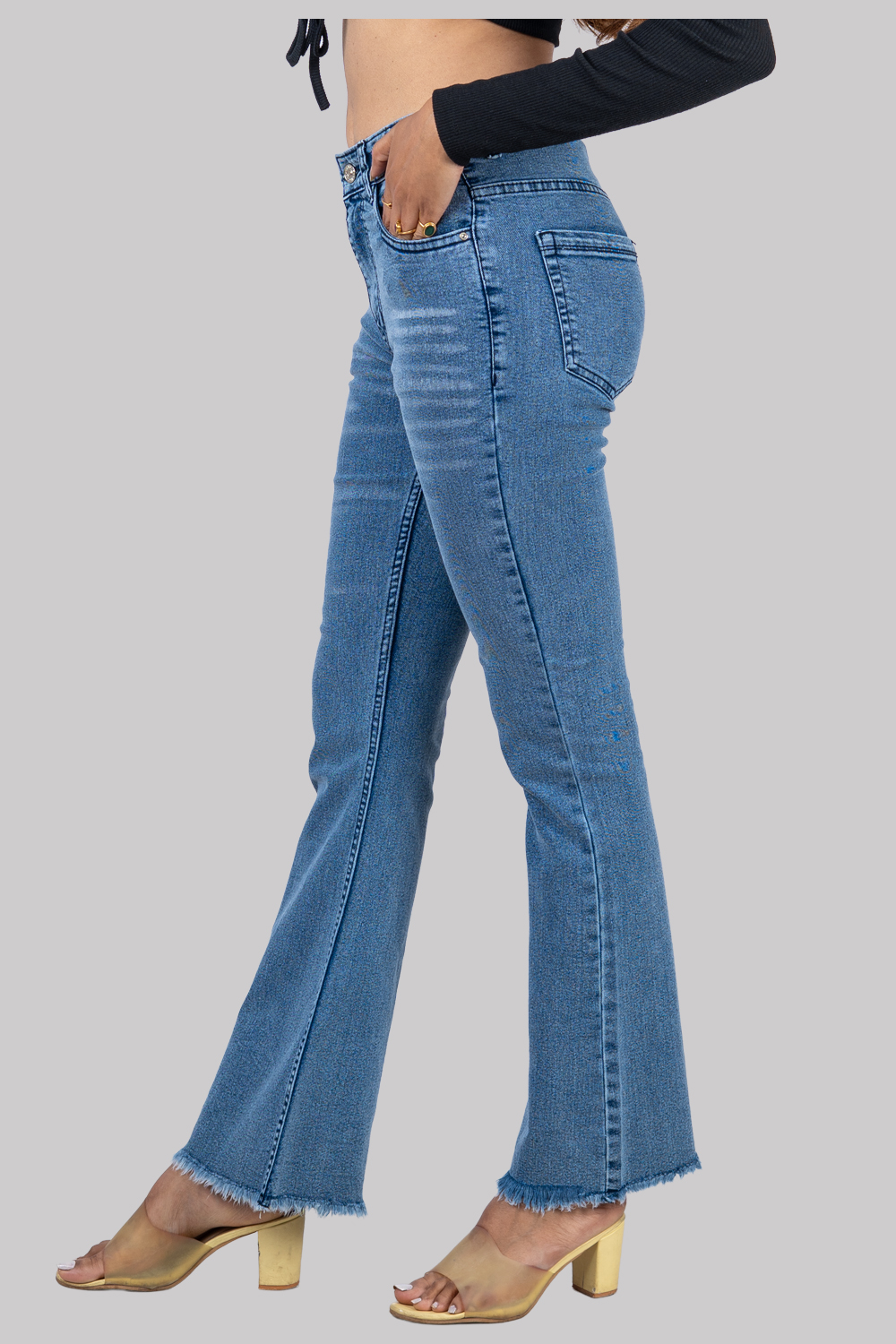 Flared High-Waist Denim Jeans – Light Blue with Frayed Hem