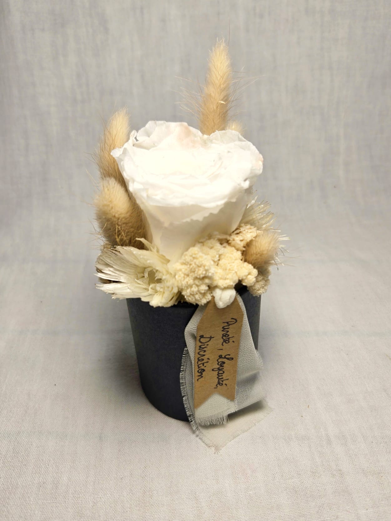 Rose éternelle et fleurs séchées - Signification