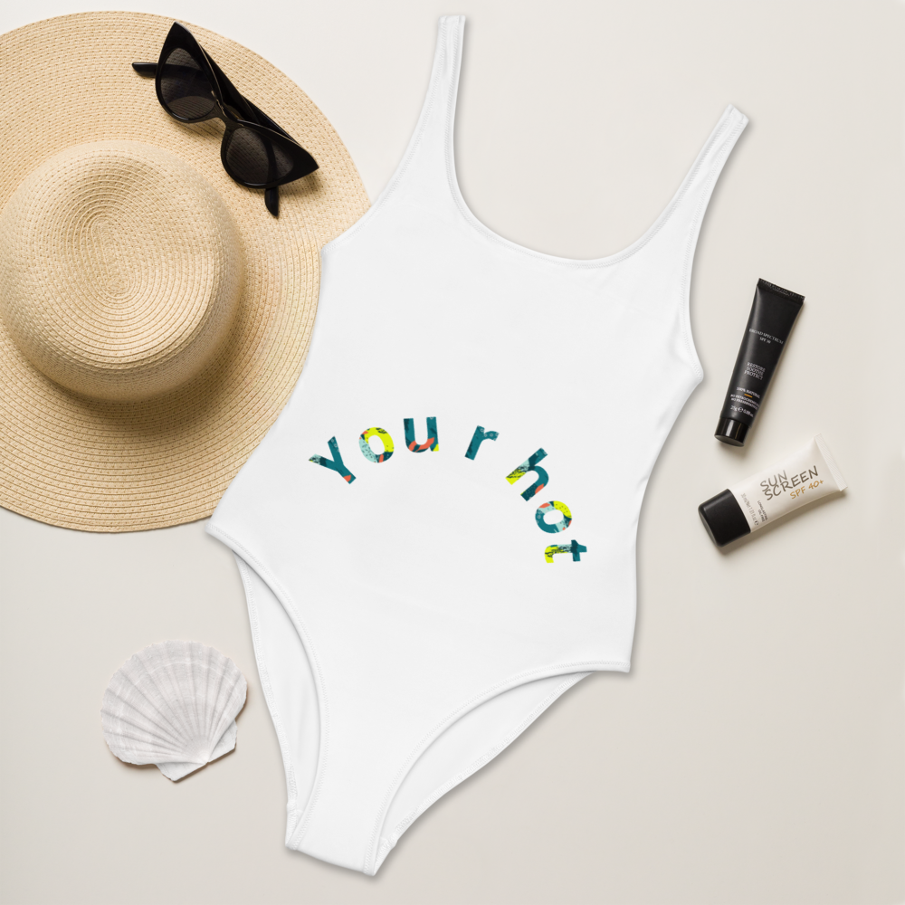 Women’s One-Piece Swimsuit – Elegant Fit, Confident Style. 