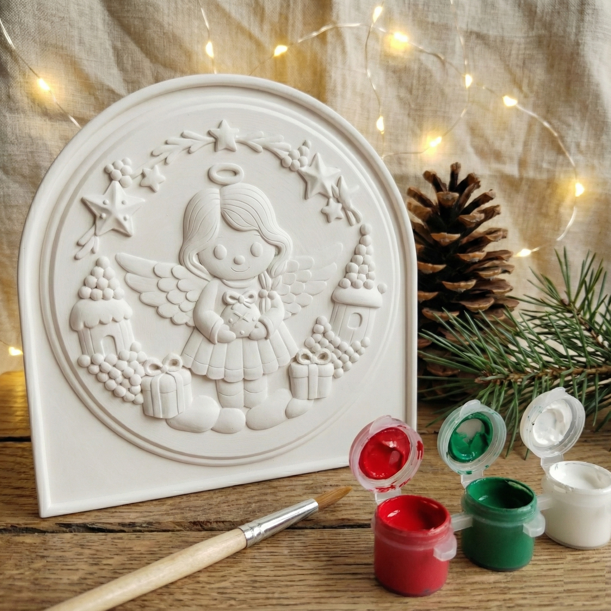 „Karácsonyi Őrangyal” – Prémium Kifesthető Plakett, 15cm