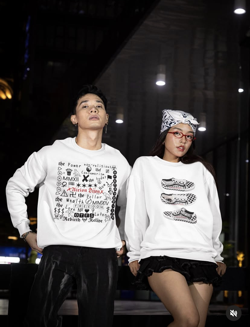 Sneaker Graphic Sweatshirt