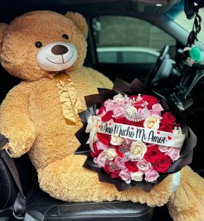 Arreglo Oso con Rosas 