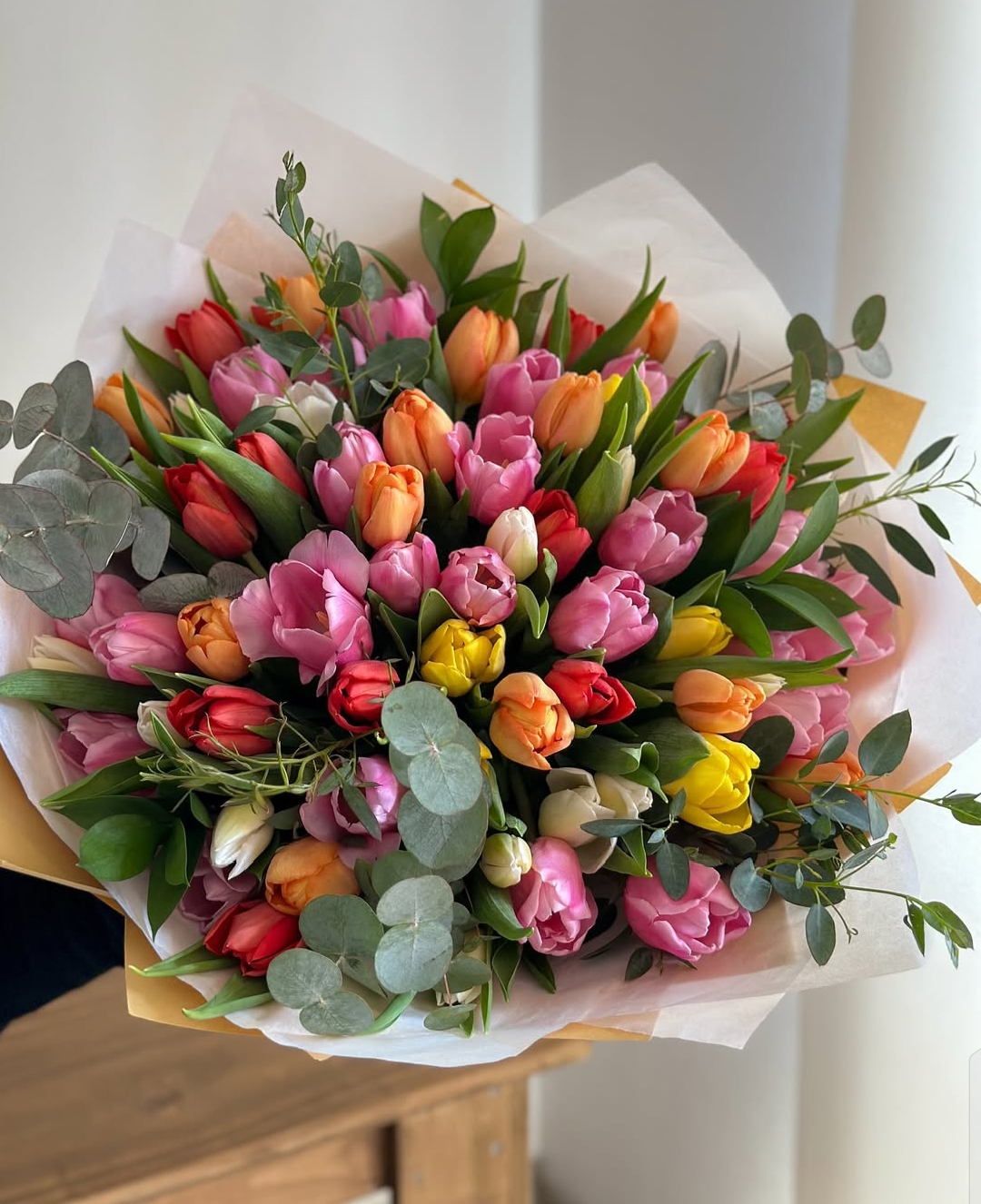 Bouquet  GOLDEN de 100 tulipanes 