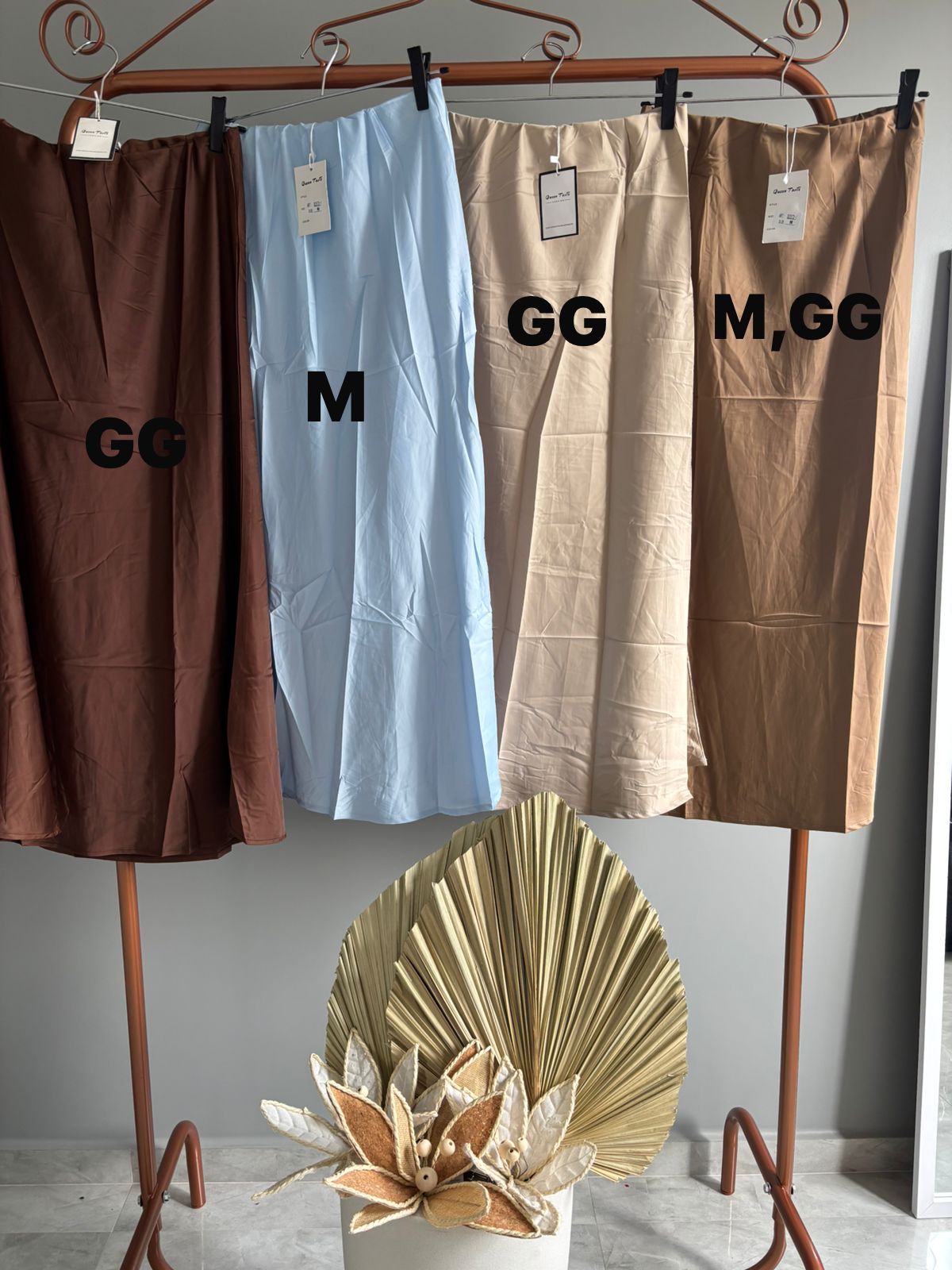 Saia longa lisa em cetin