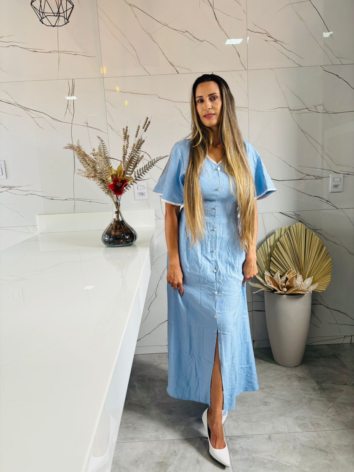 Vestido azul claro com laço 