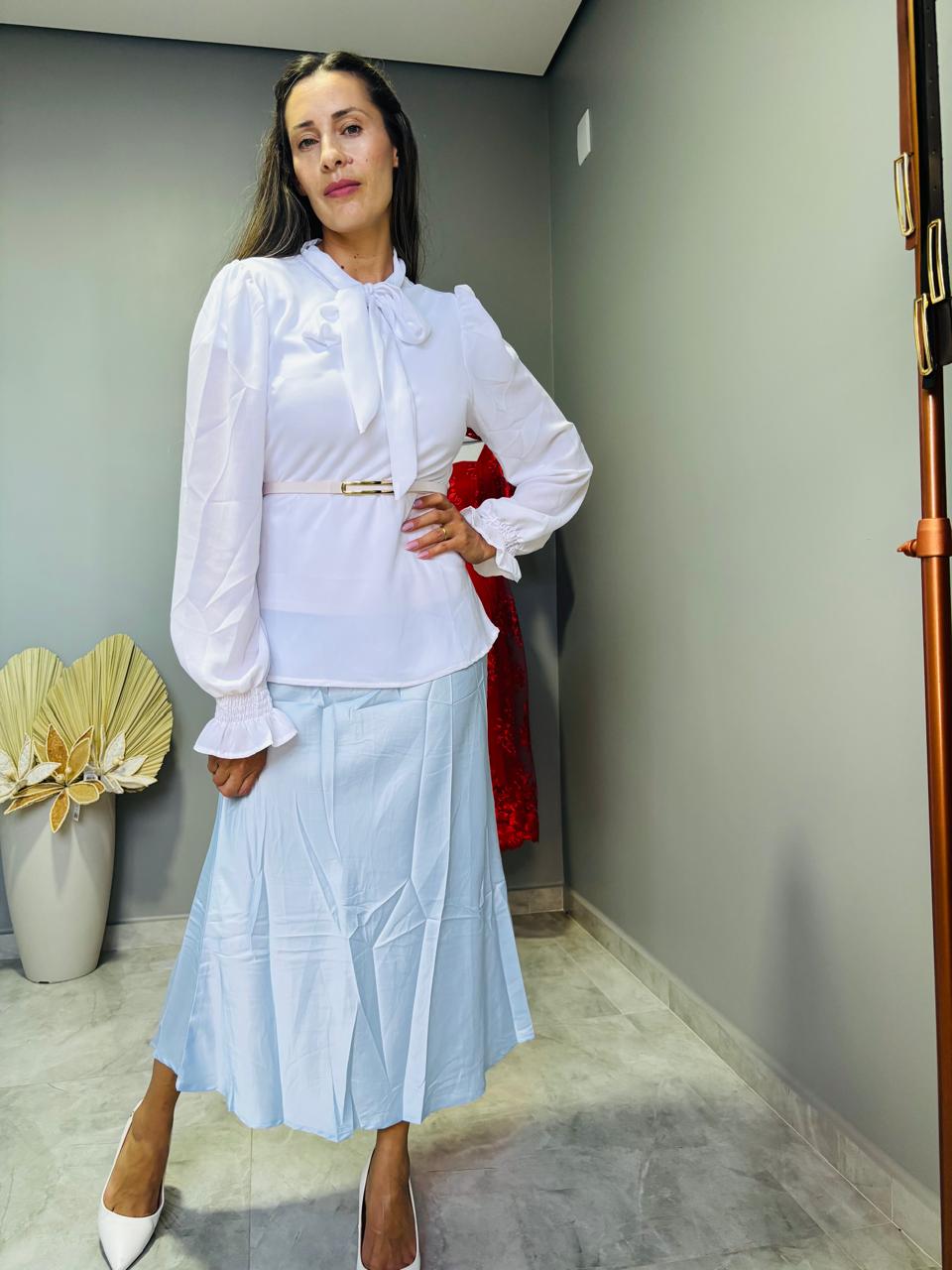 Saia longa lisa em cetin