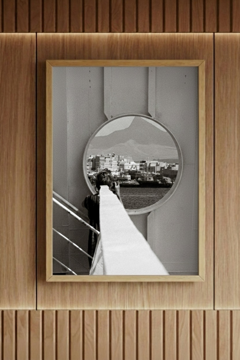 La dame contemplant les montagnes du Cap-Vert 