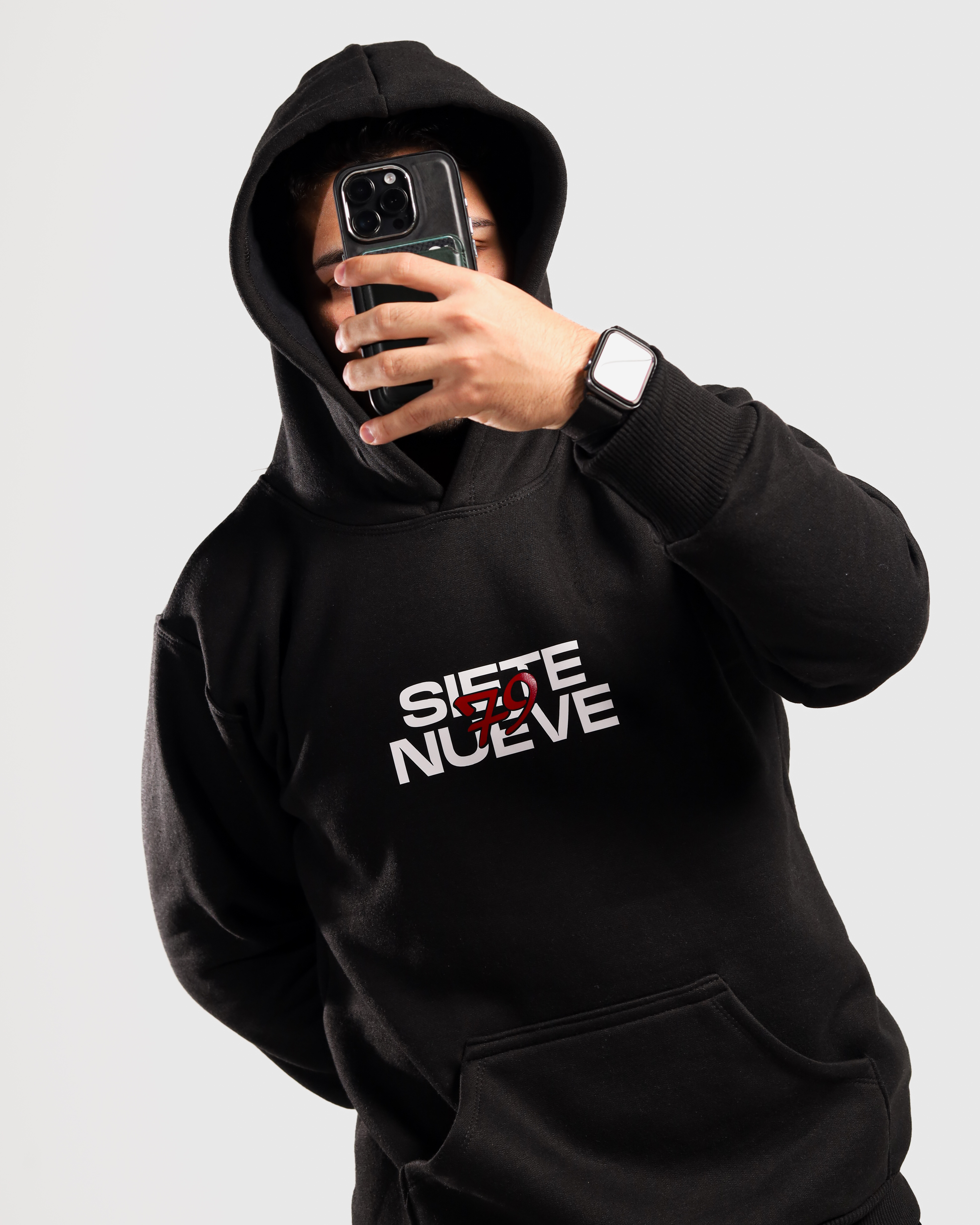 Hoodie Siete Nueve - Negra