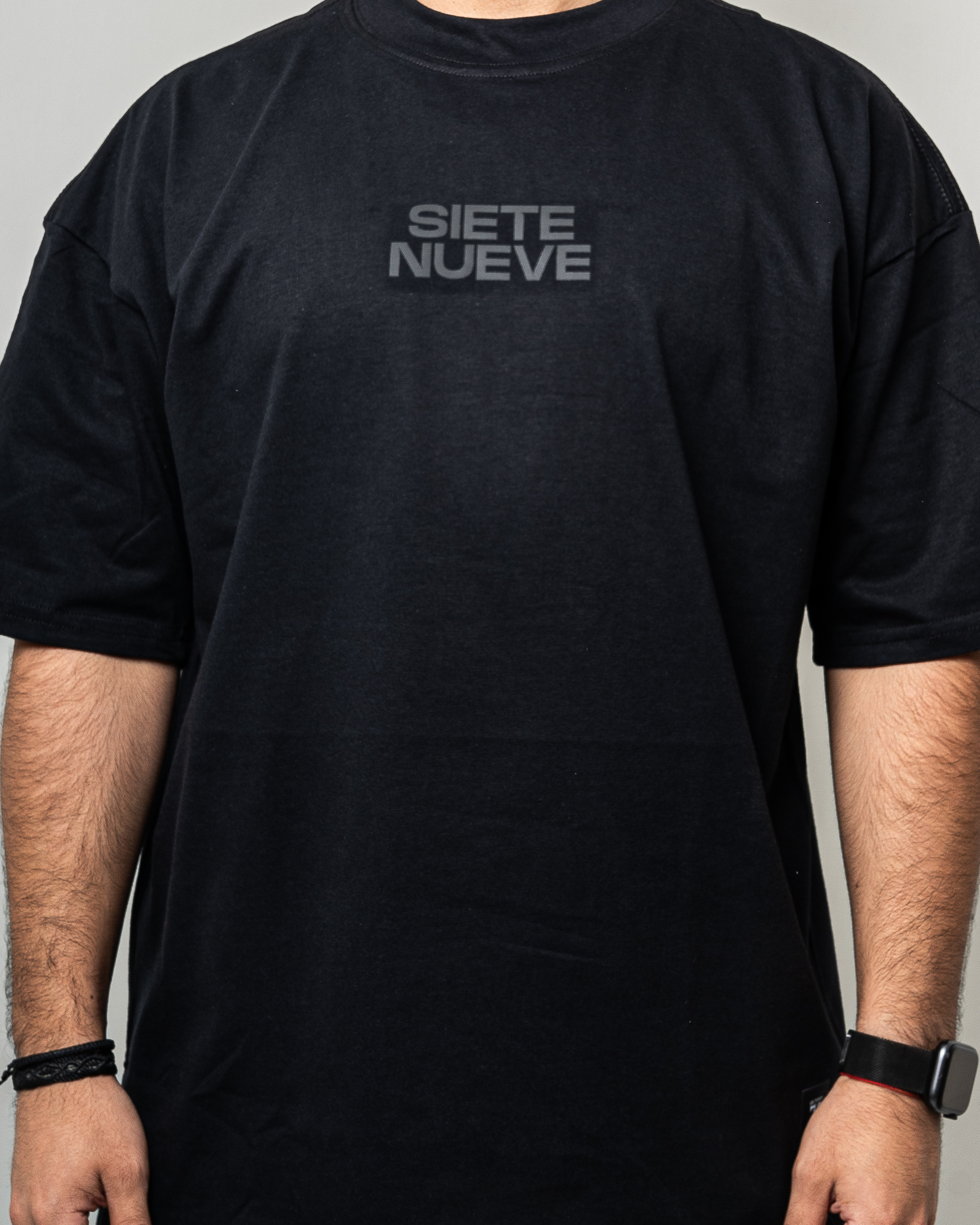 Oversize Siete Nueve Blackout - Negra