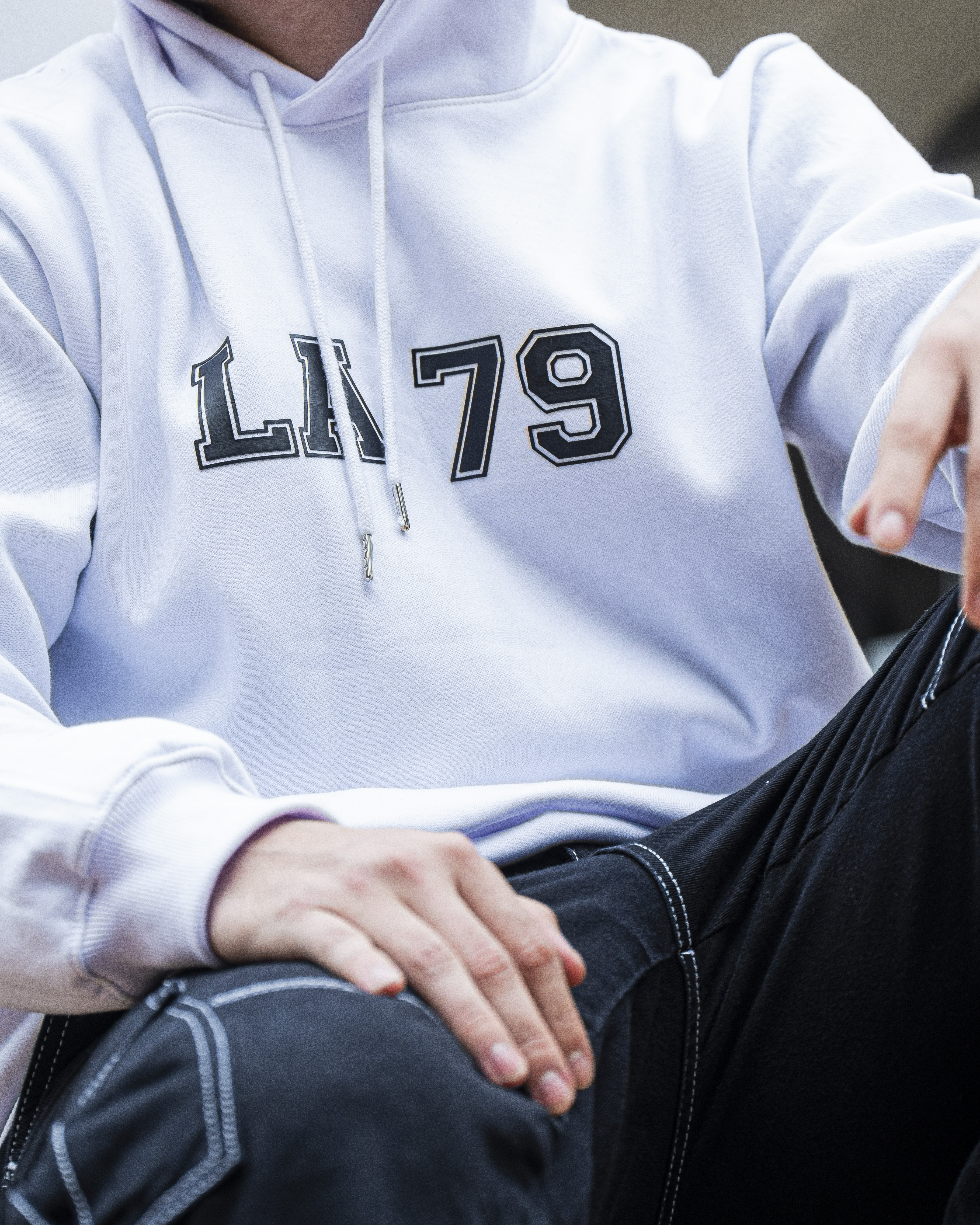 Hoodie La 79 No Hay Otra Igual - Blanca