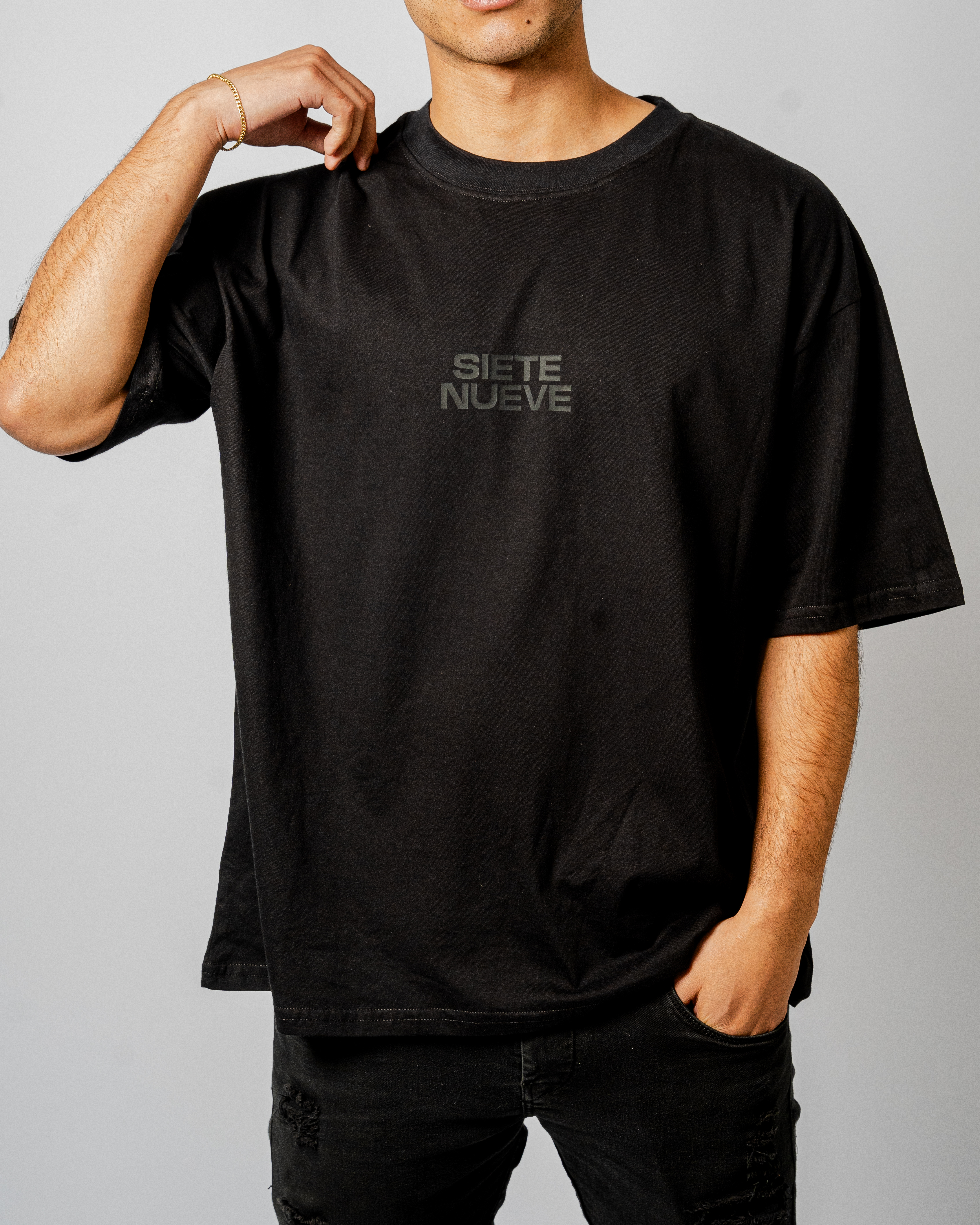 Oversize Siete Nueve Blackout - Negra