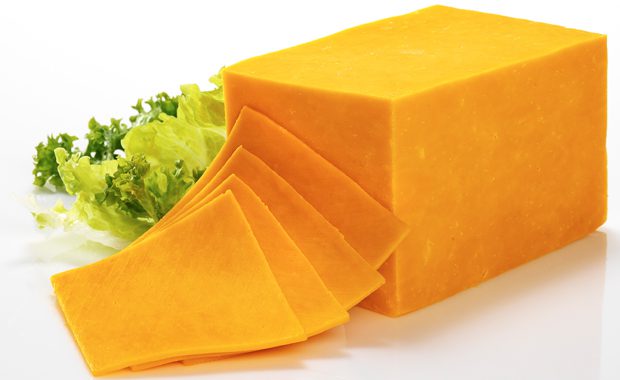 Queso cheddar