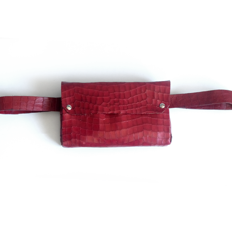 Sac banane en cuir rouge bordeaux effet croco