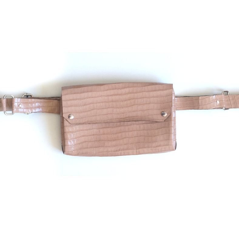 Sac banane en cuir beige rosé effet croco