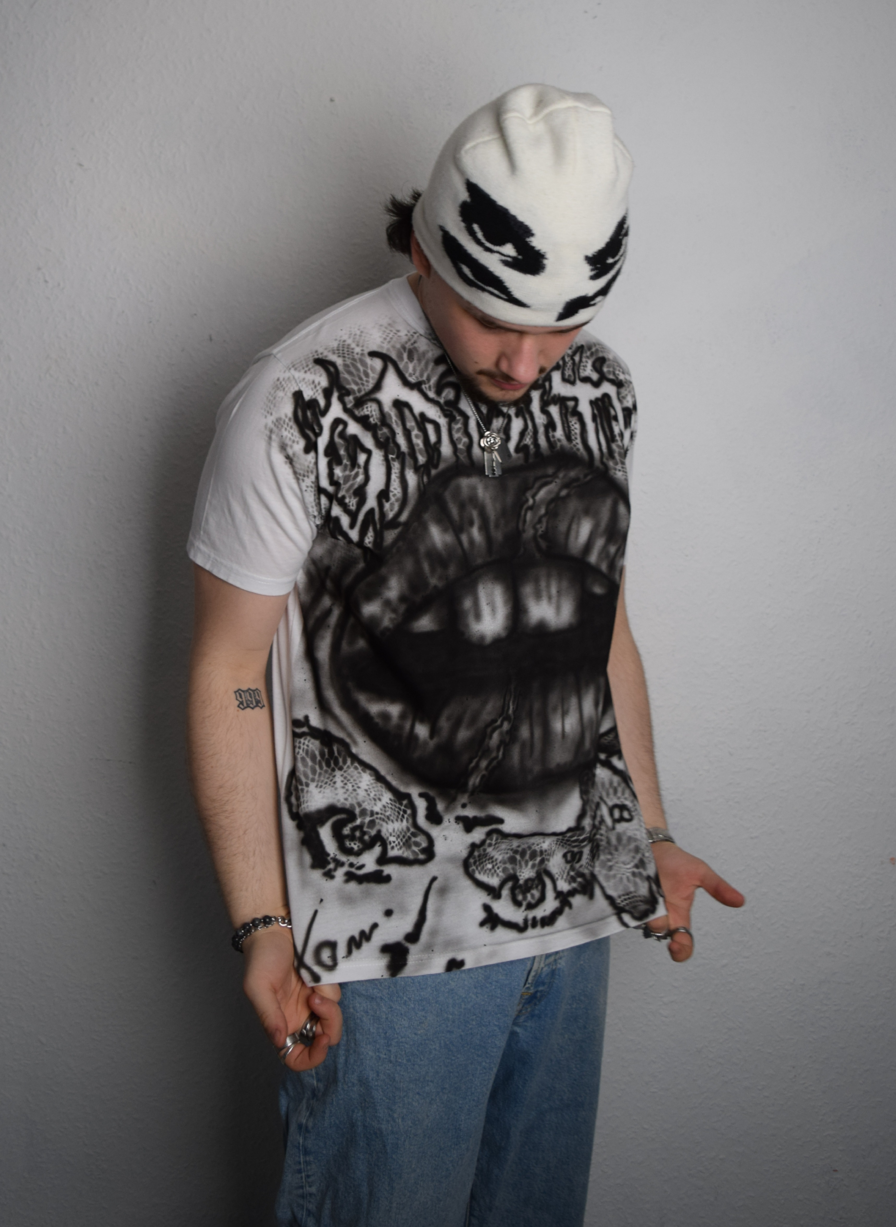 BROKEN - Airbrushed T-shirt