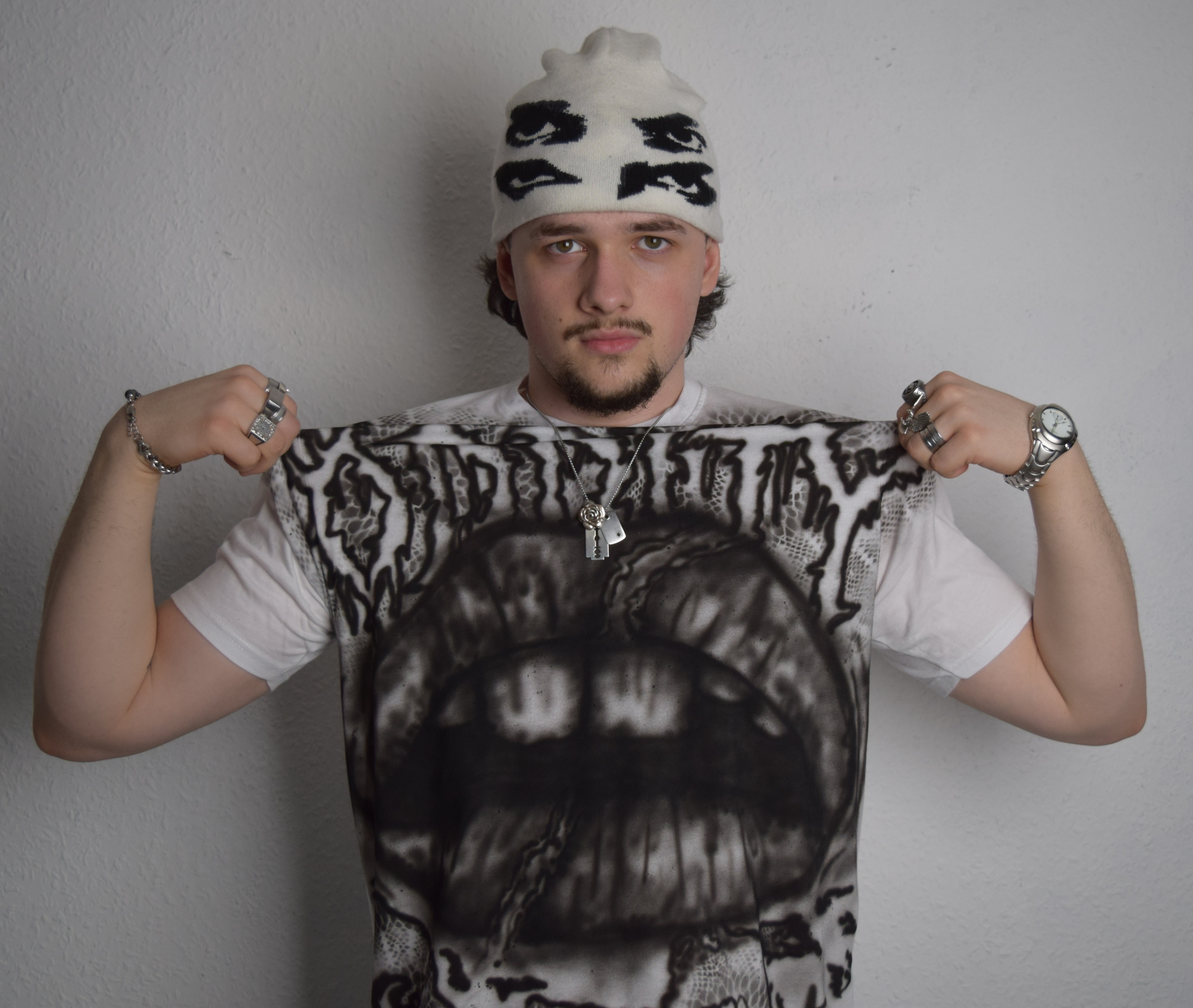 BROKEN - Airbrushed T-shirt