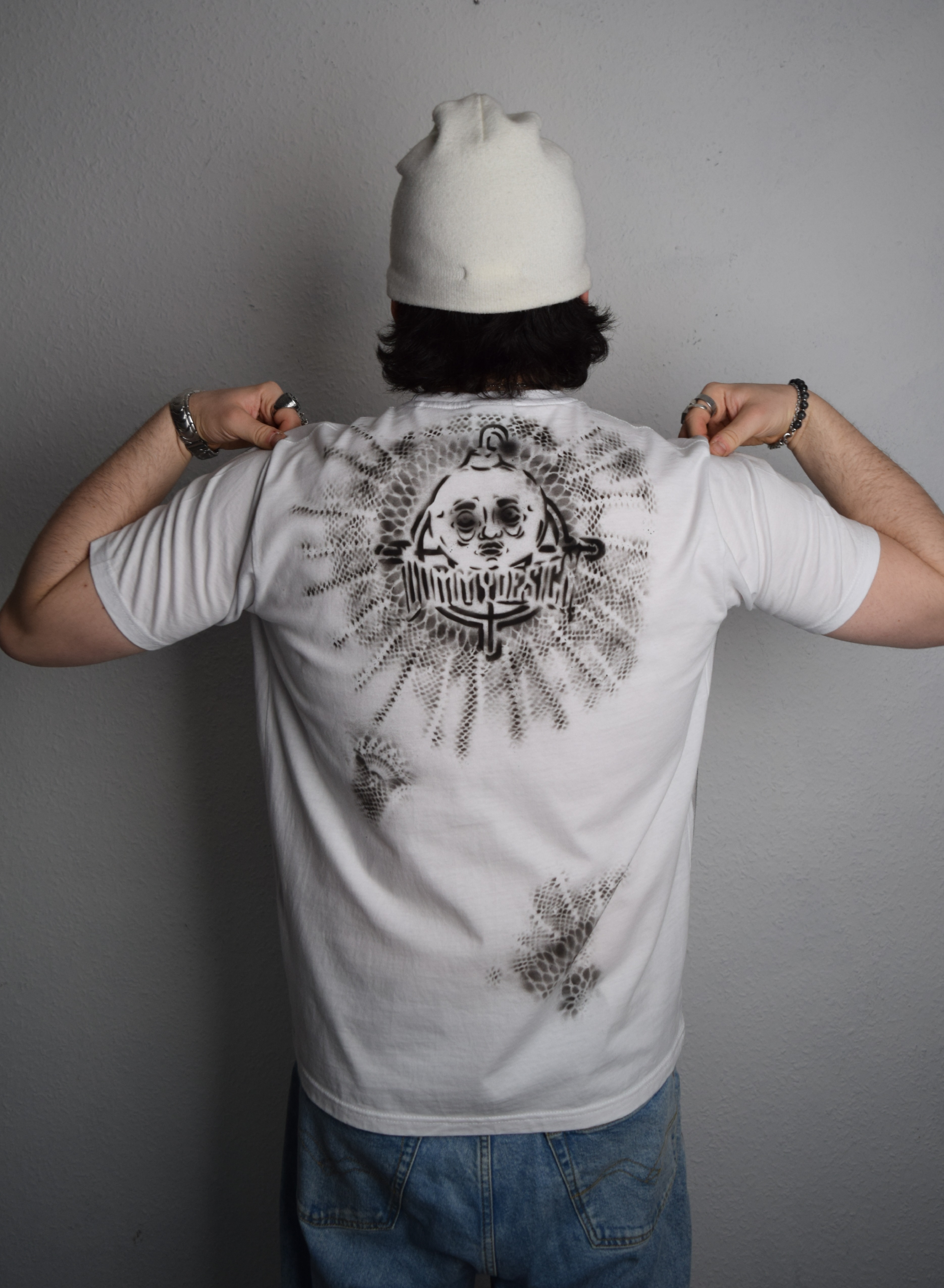 BROKEN - Airbrushed T-shirt