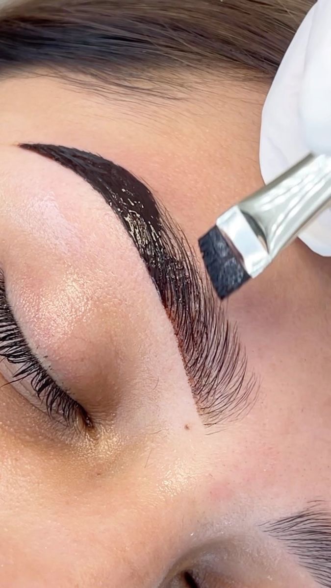 Diseño  ly Tinte de Cejas