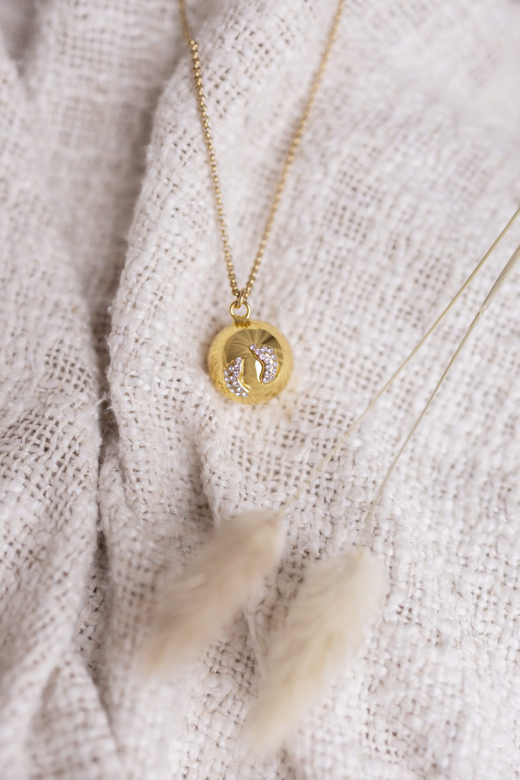 Bola, Eva Gold - Proud Mama