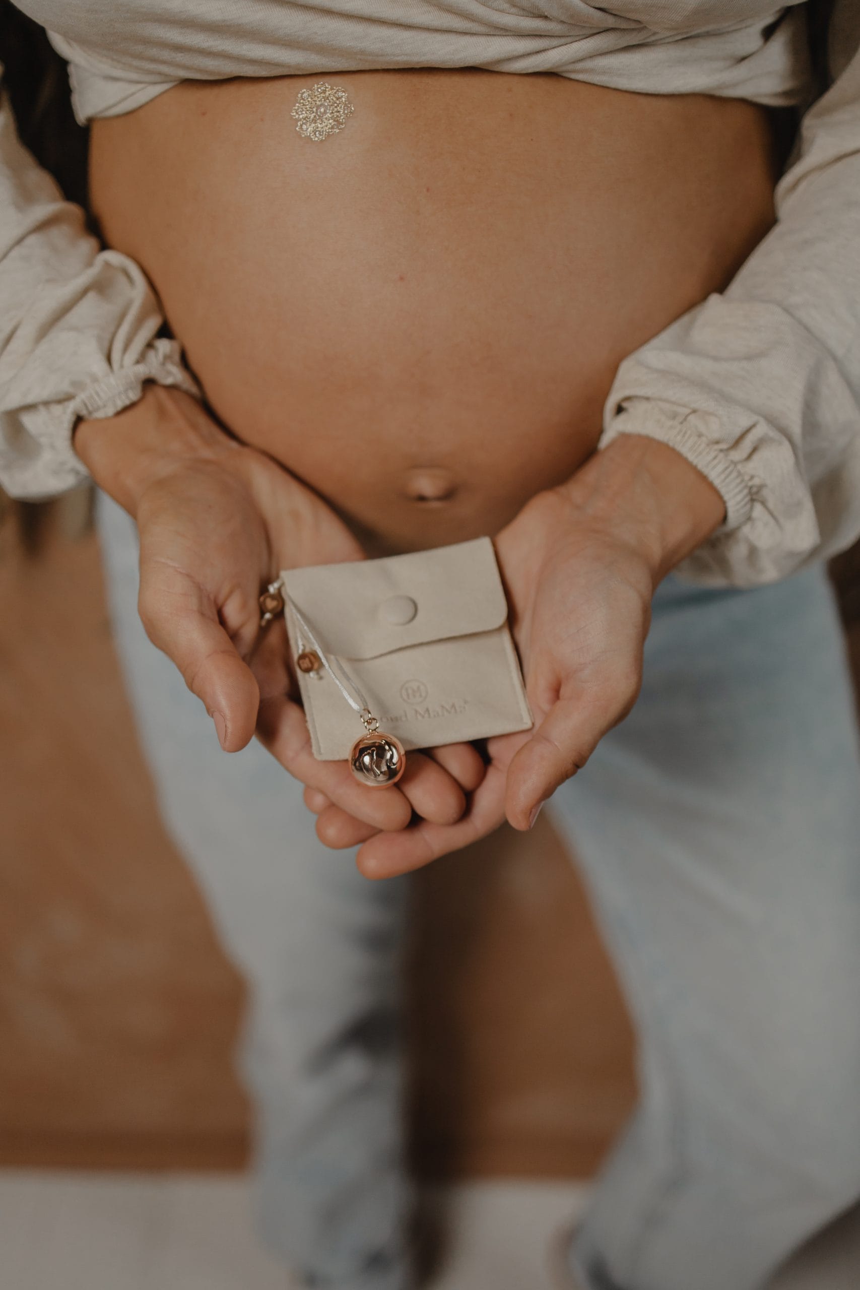 Bola, Fine Gold - Proud Mama