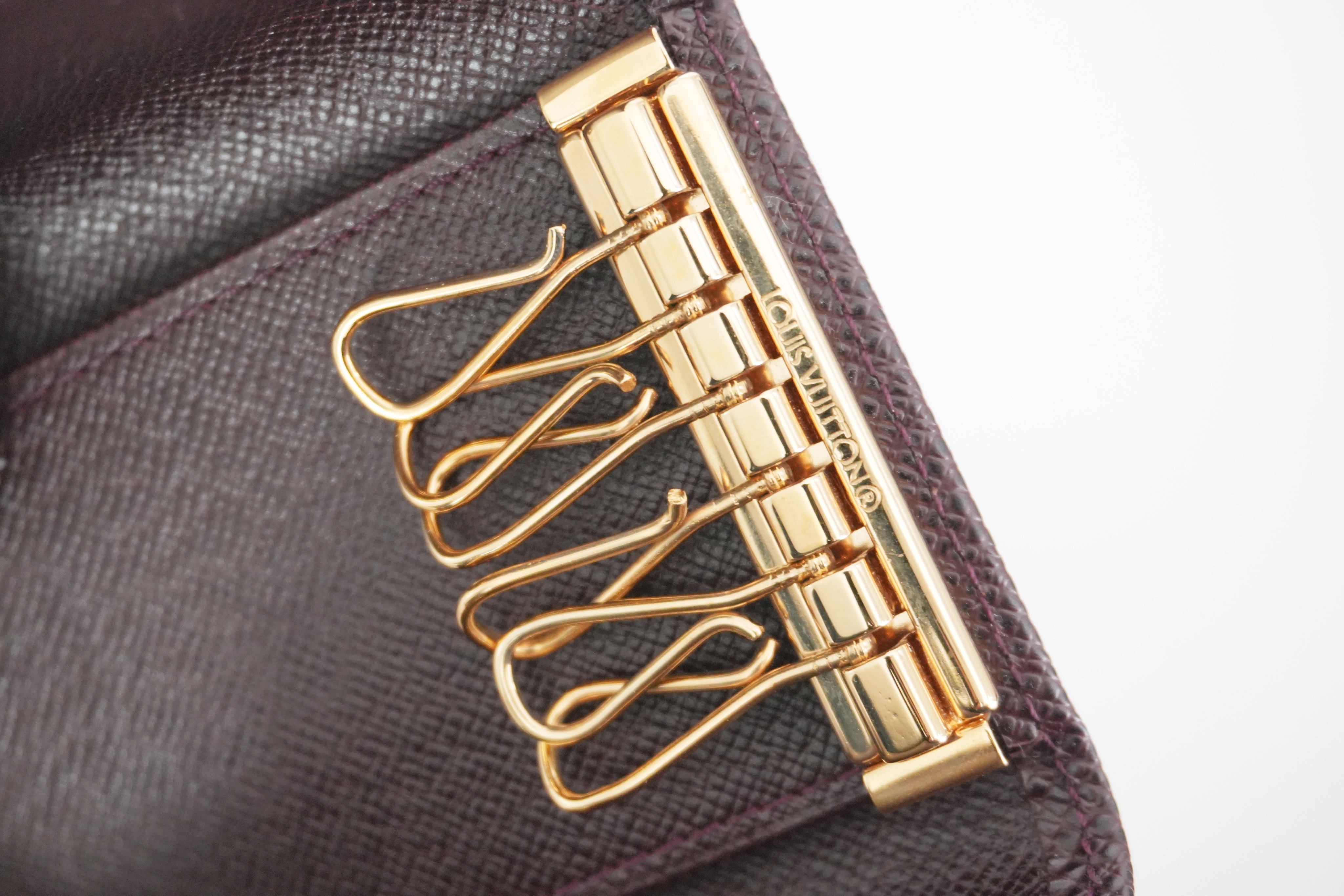 Authentic Louis Vuitton Taiga Leather Multicles 6 Ring Key Case