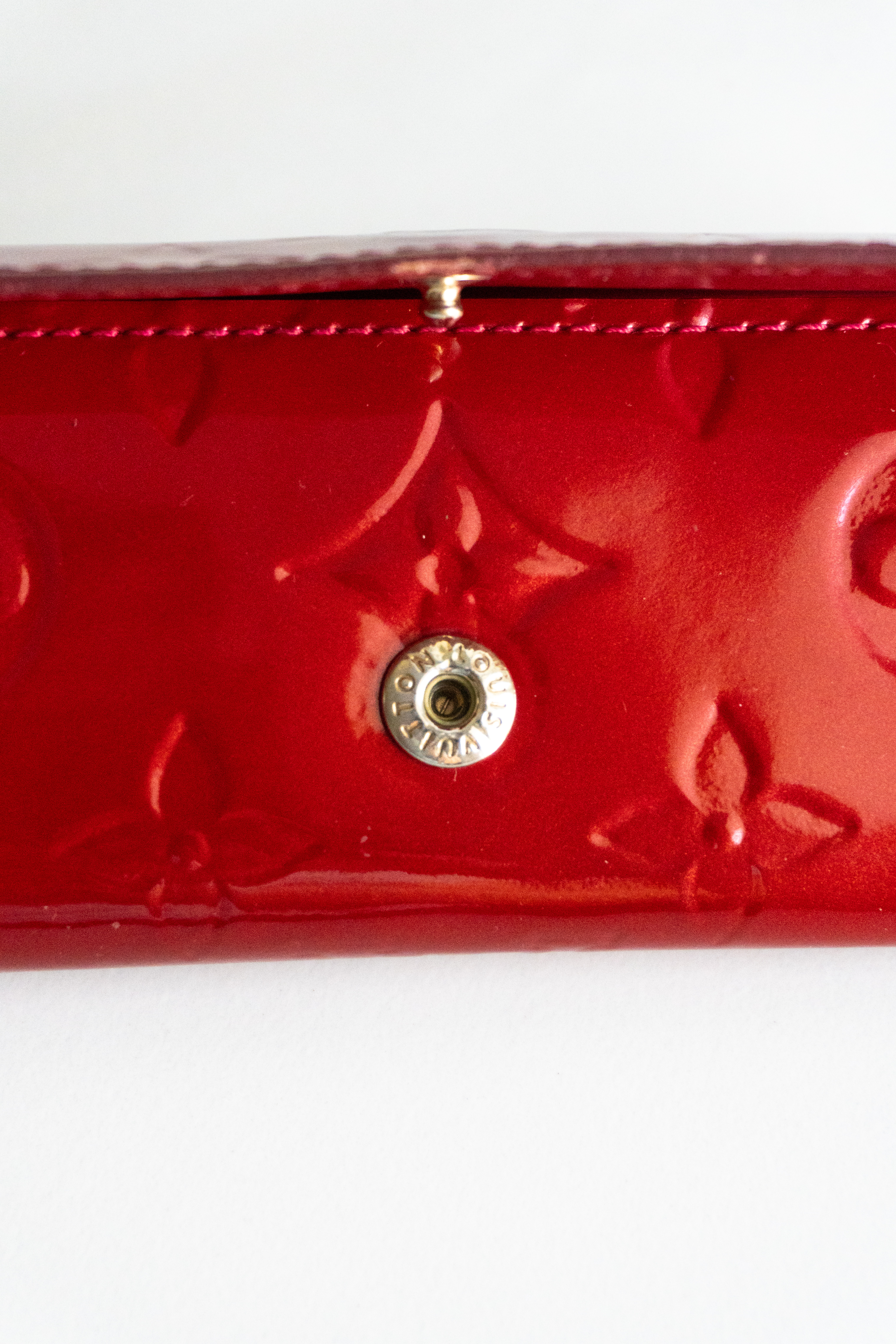 Authentic Louis Vuitton Red Vernis Leather 4 Ring Key Case