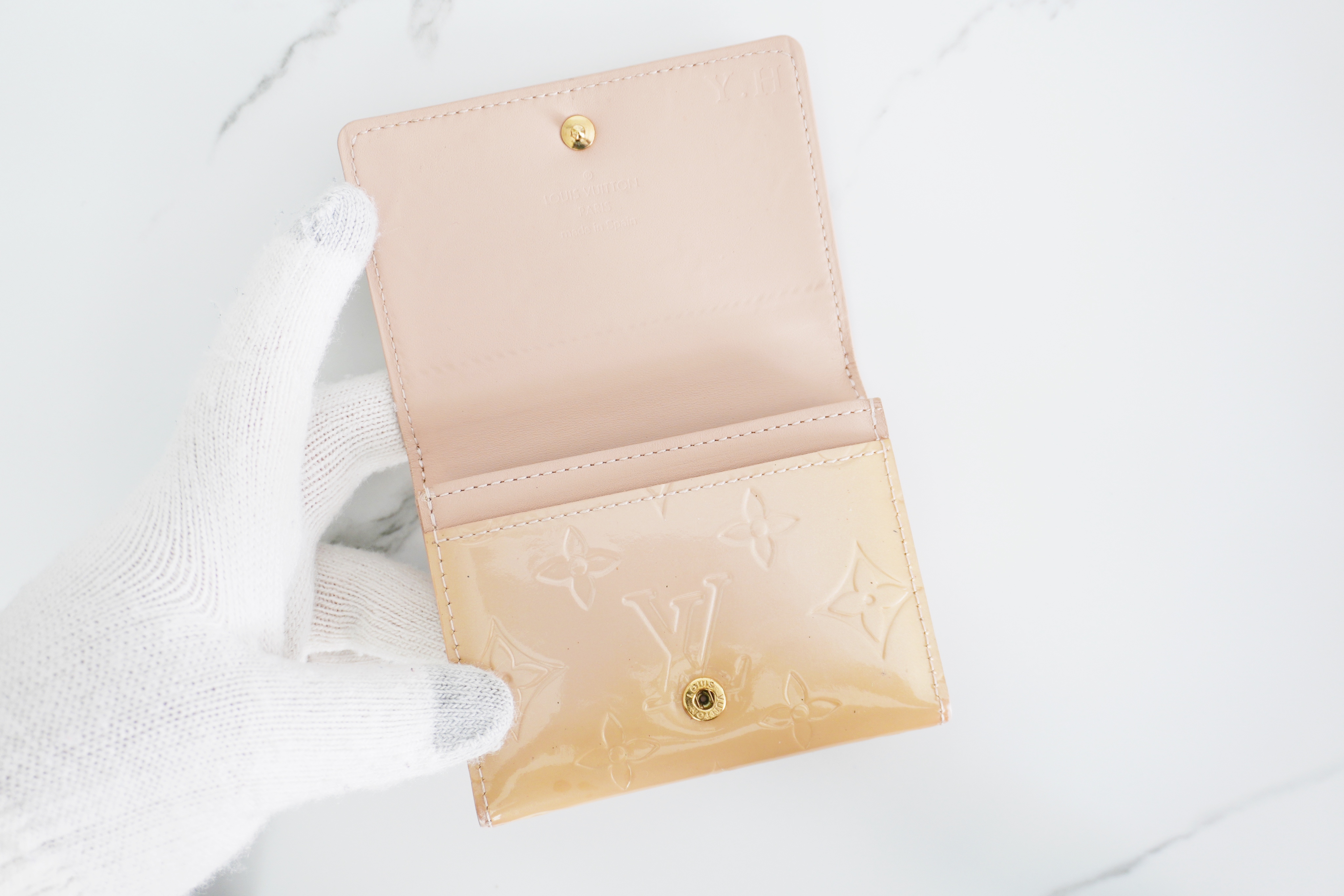 Authentic Louis Vuitton Beige Vernis Leather Card Case