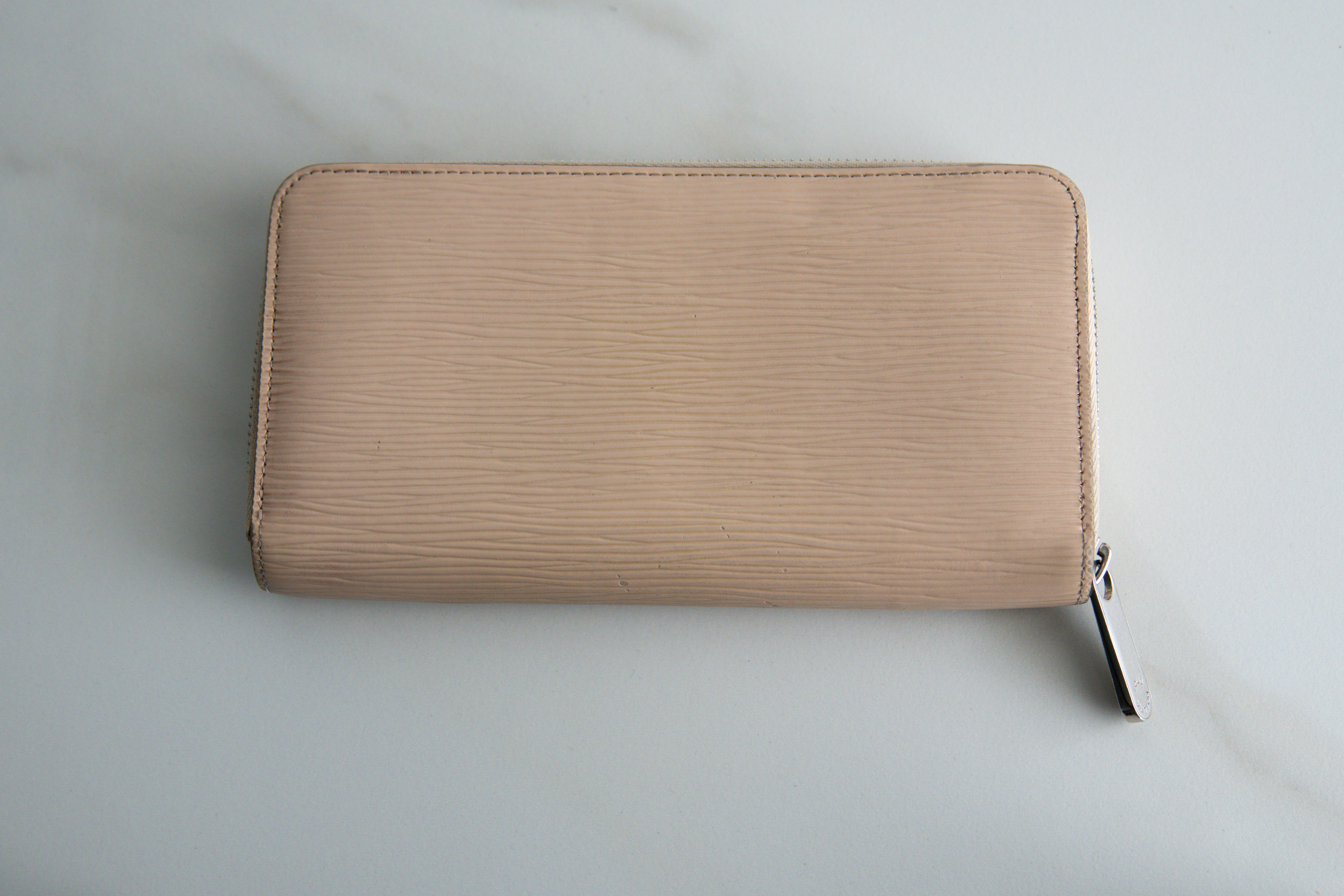 Authentic Louis Vuitton Epi Leather Beige Zippy Wallet