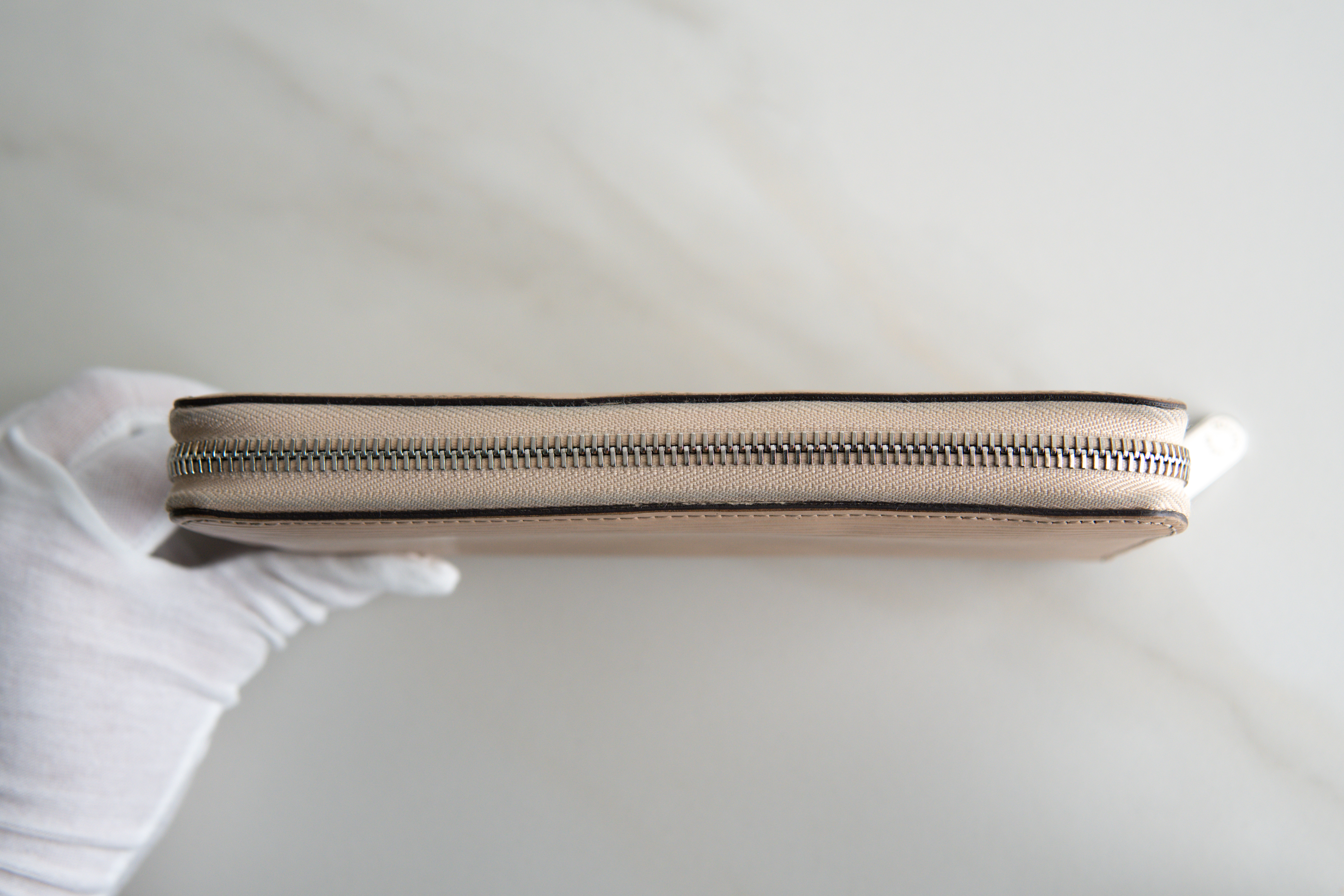 Authentic Louis Vuitton Epi Leather Beige Zippy Wallet