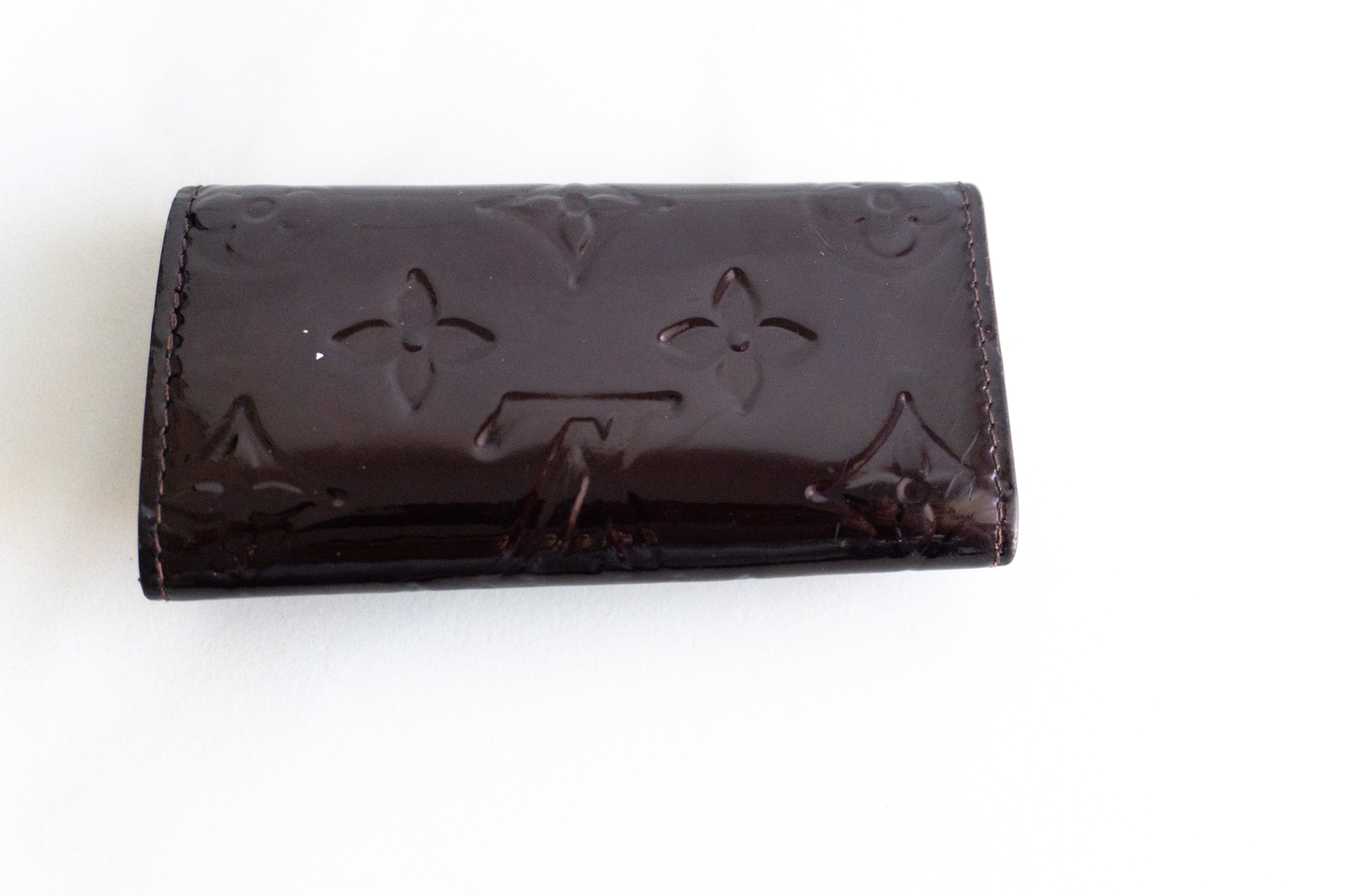 Authentic Louis Vuitton Amarante Monogram Vernis Leather 4 Ring Key Case