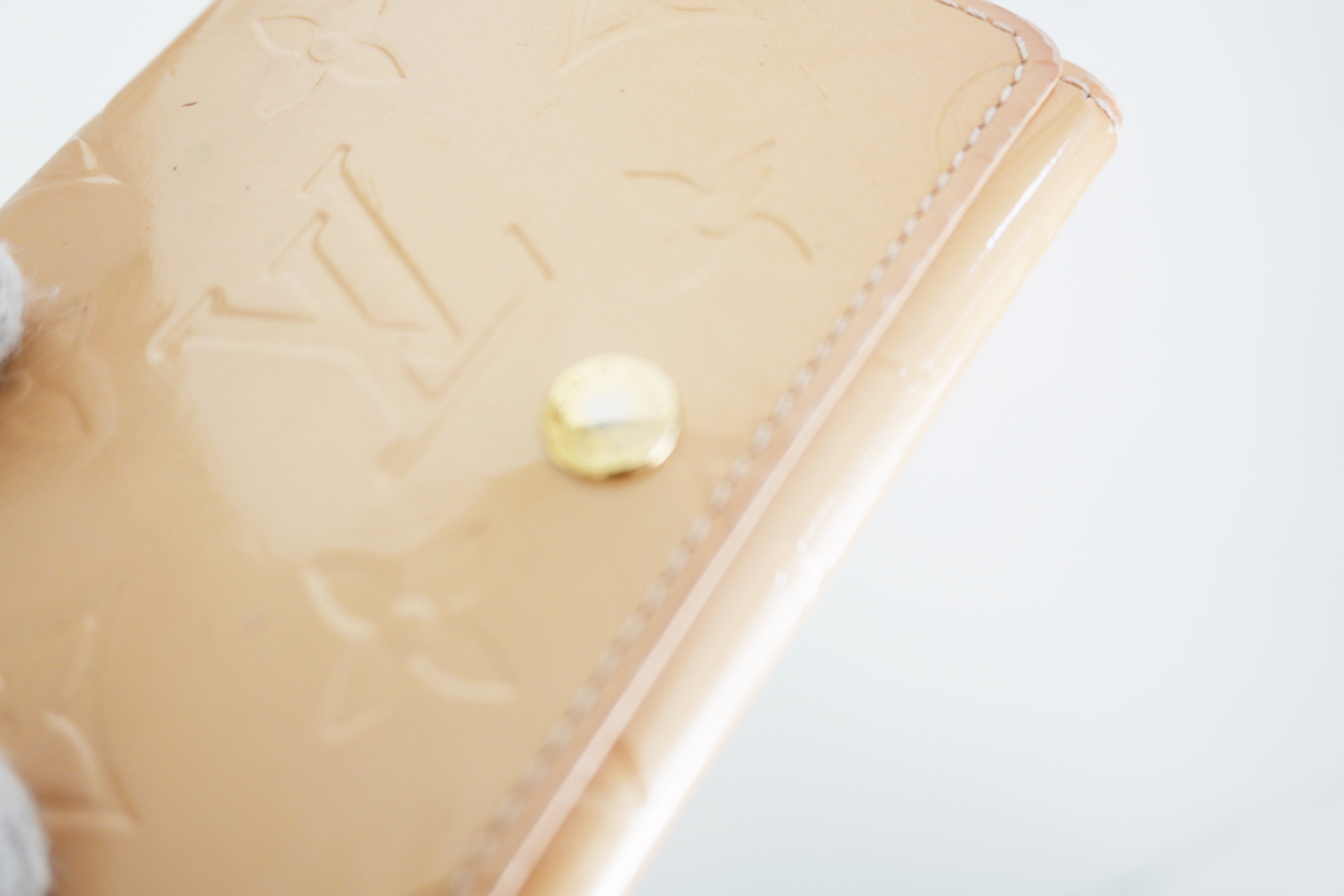 Authentic Louis Vuitton Beige Vernis Leather Card Case