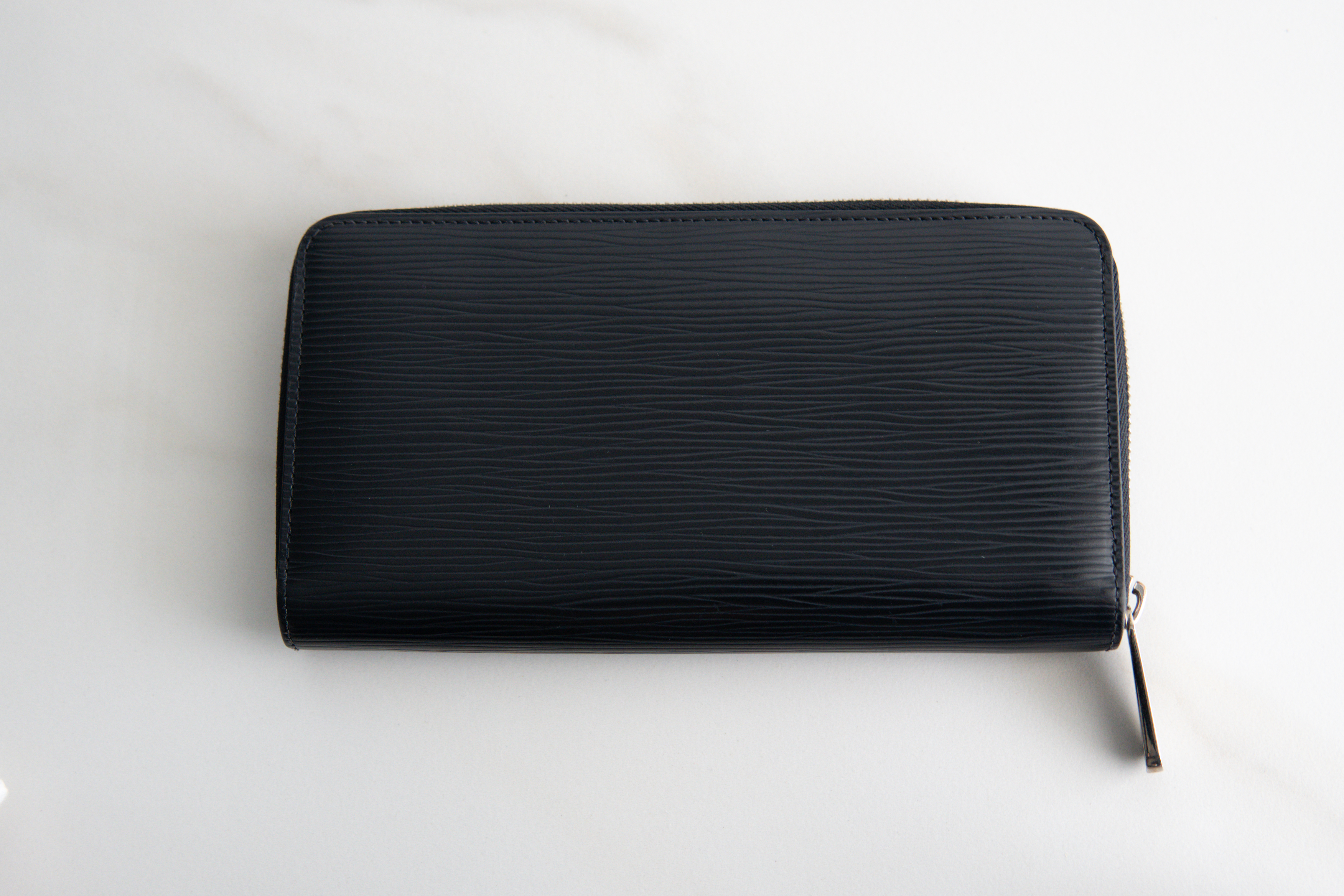 Authentic Louis Vuitton Epi Leather Black Zippy Wallet