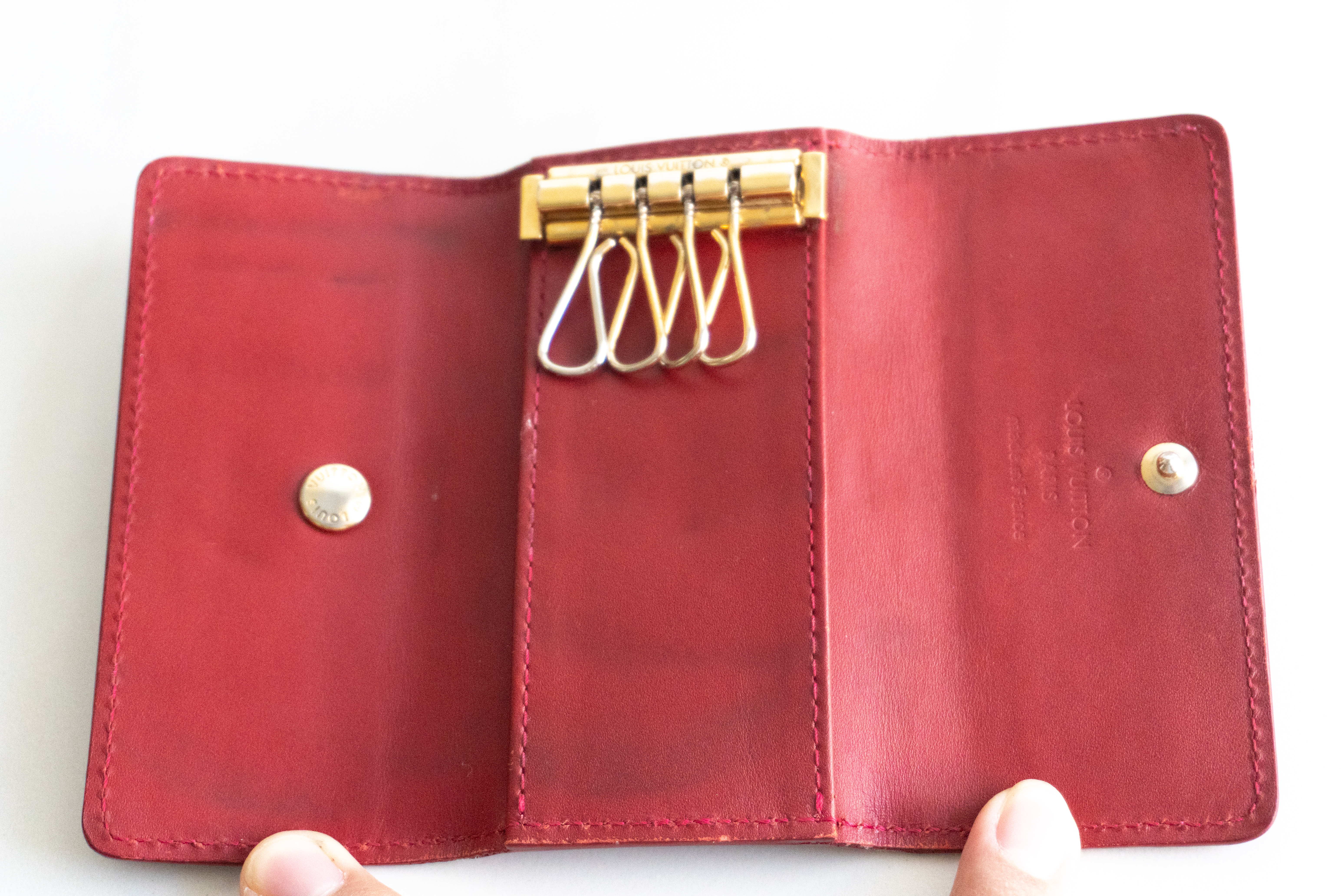 Authentic Louis Vuitton Red Vernis Leather 4 Ring Key Case