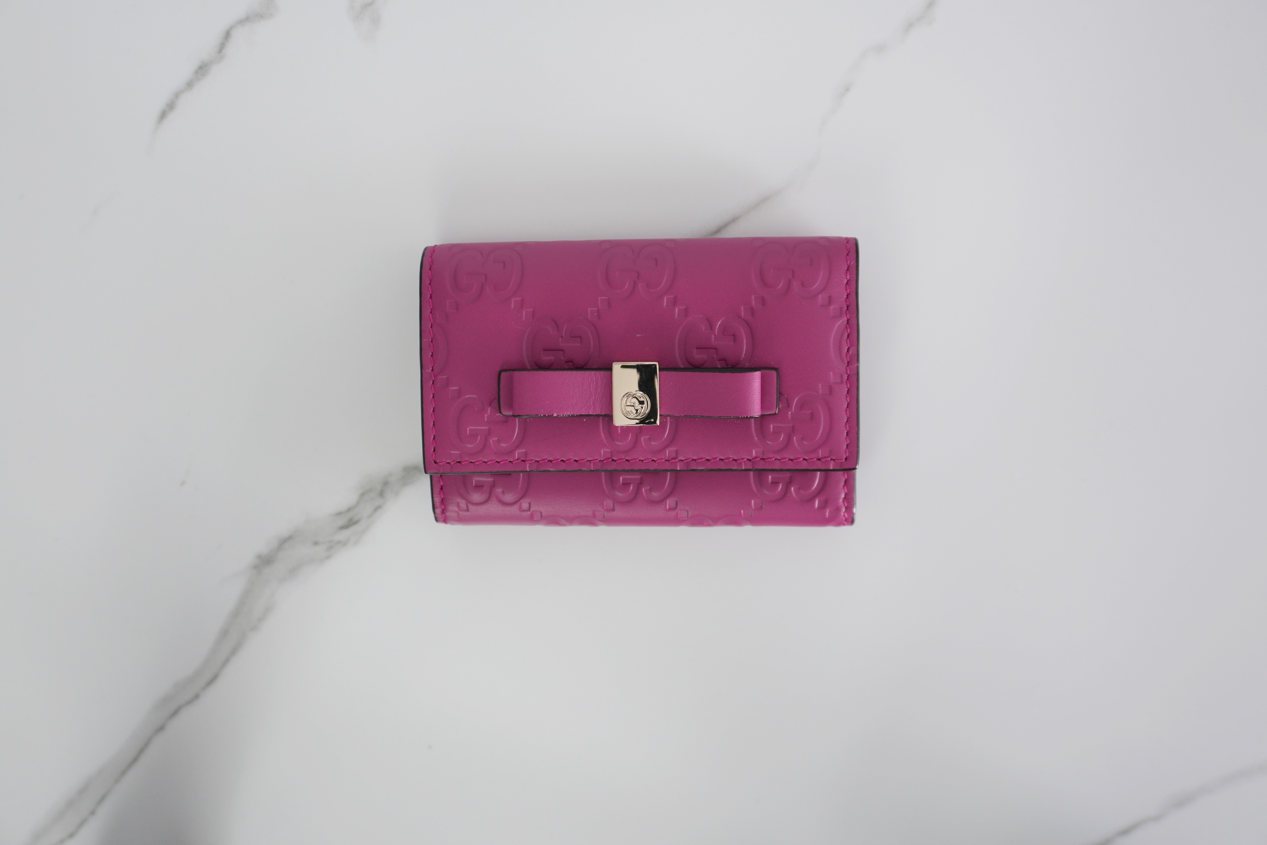 Authentic Gucci LeatherSsisma Pink Bow 6-Key Case
