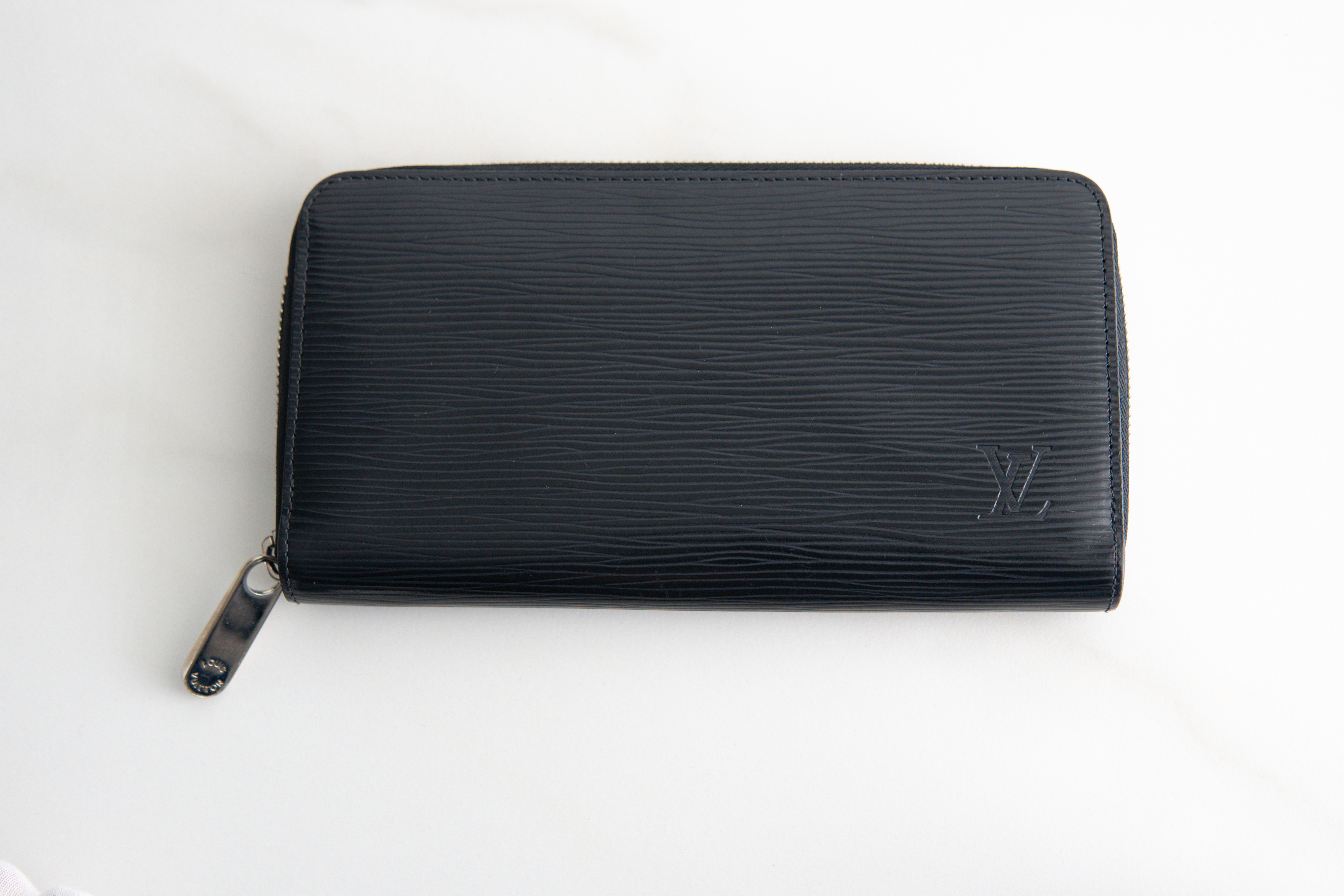 Authentic Louis Vuitton Epi Leather Black Zippy Wallet