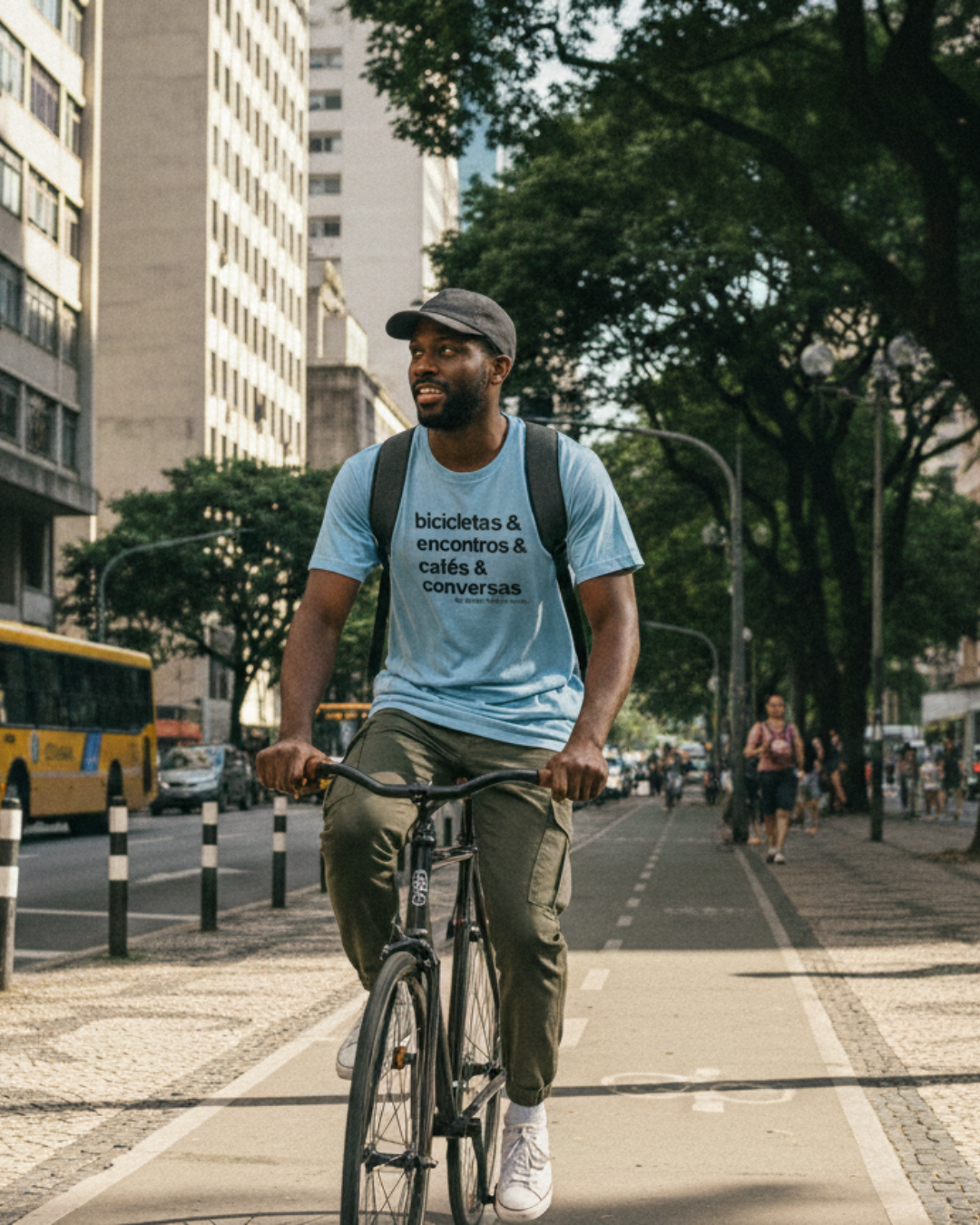 Camiseta "Ideias em Movimento"