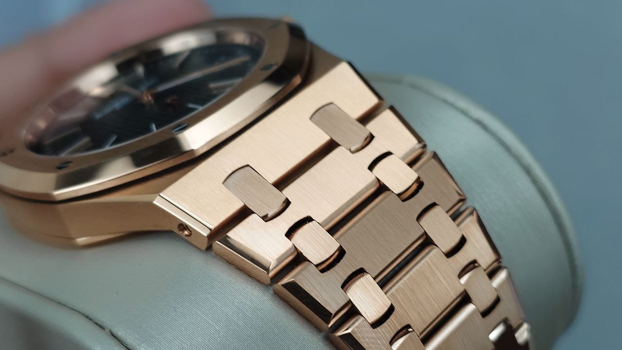 Audemars Piguet Royal Oak "Jumbo" Extra-Thin 16202OR.OO.1240OR.02