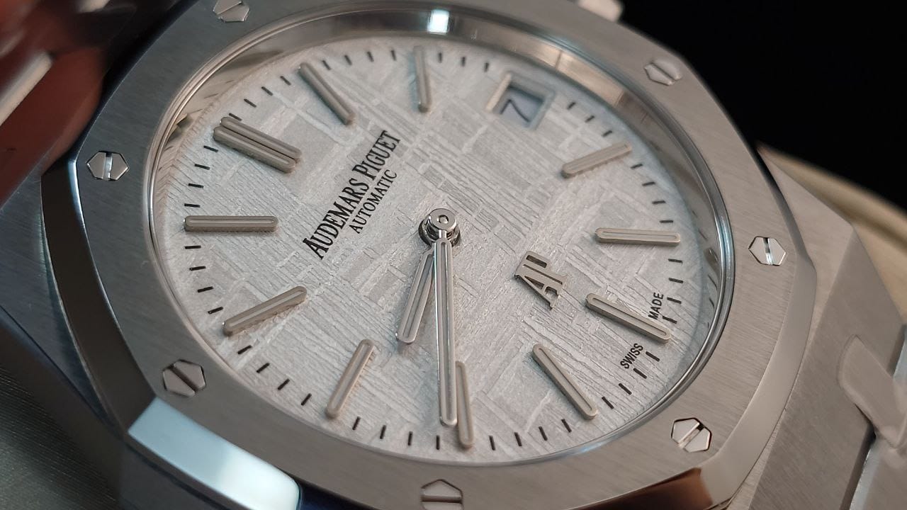 Audemars Piguet Royal Oak Watch 41MM Silver Index Hour Markers Dial Stainless
