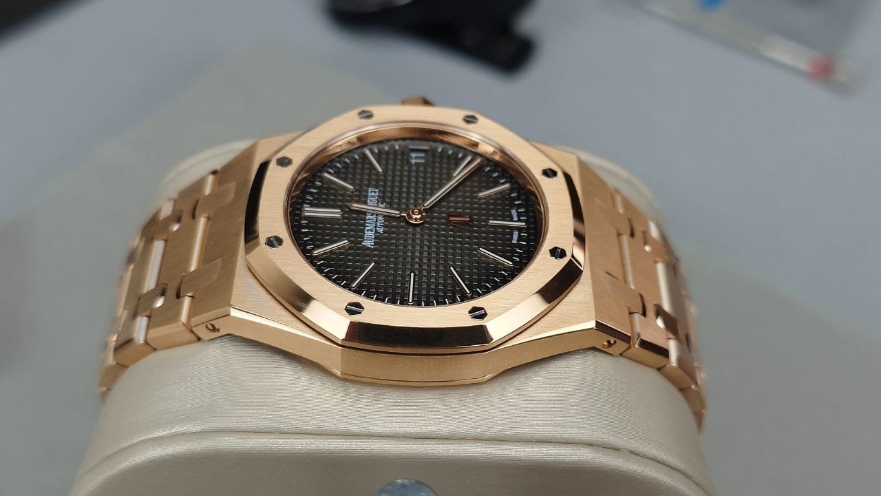 Audemars Piguet Royal Oak "Jumbo" Extra-Thin 16202OR.OO.1240OR.02